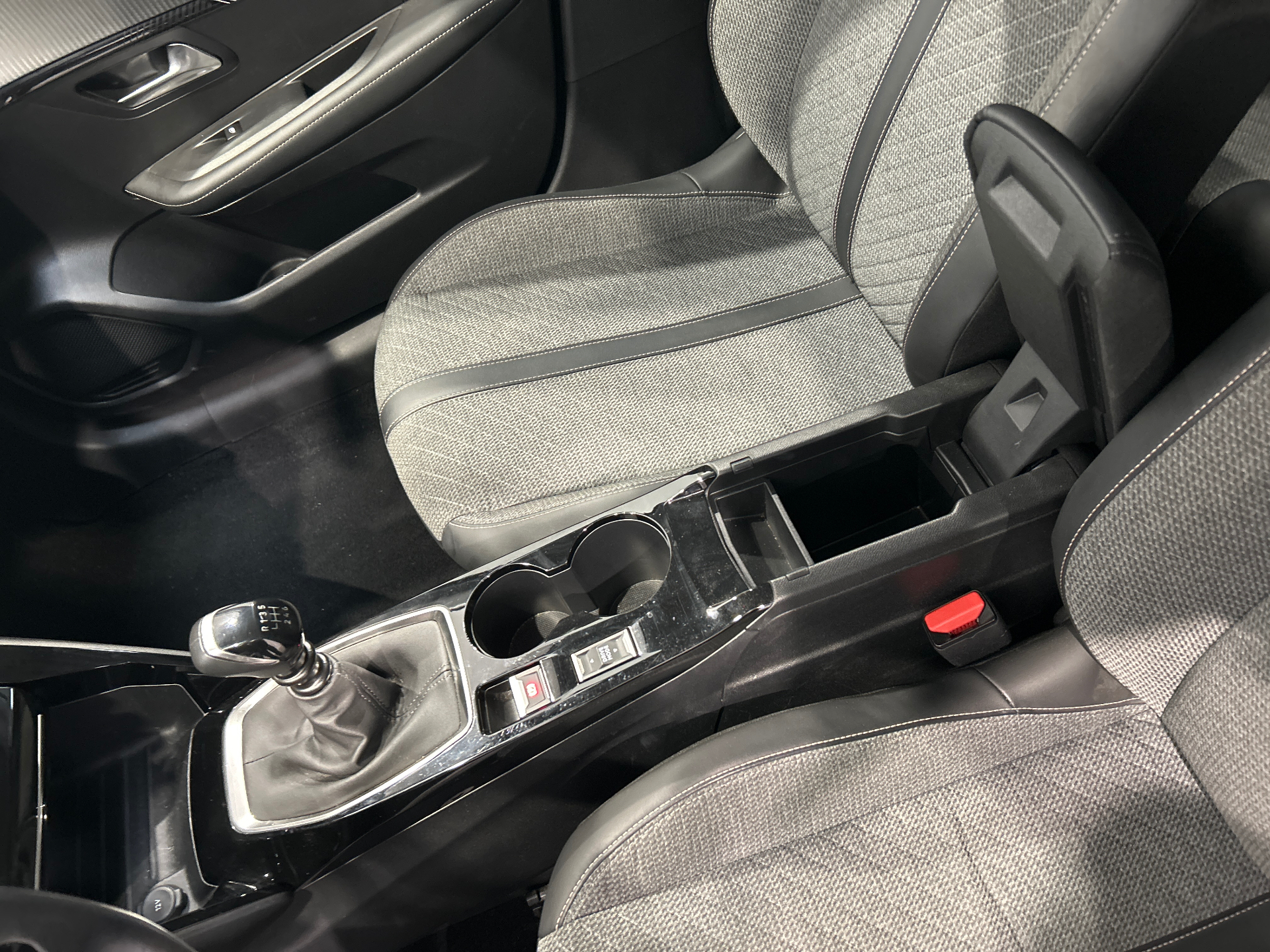 PEUGEOT 208 ALL PT100 BVM
