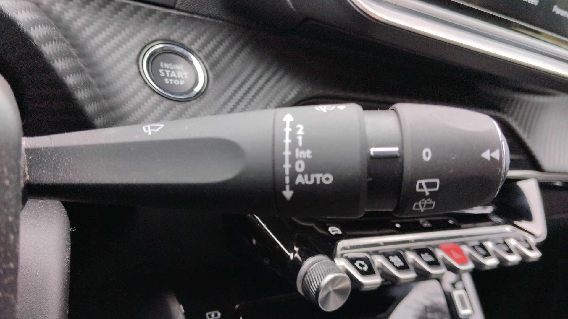 PEUGEOT 208 ALLURE PT100 BVM