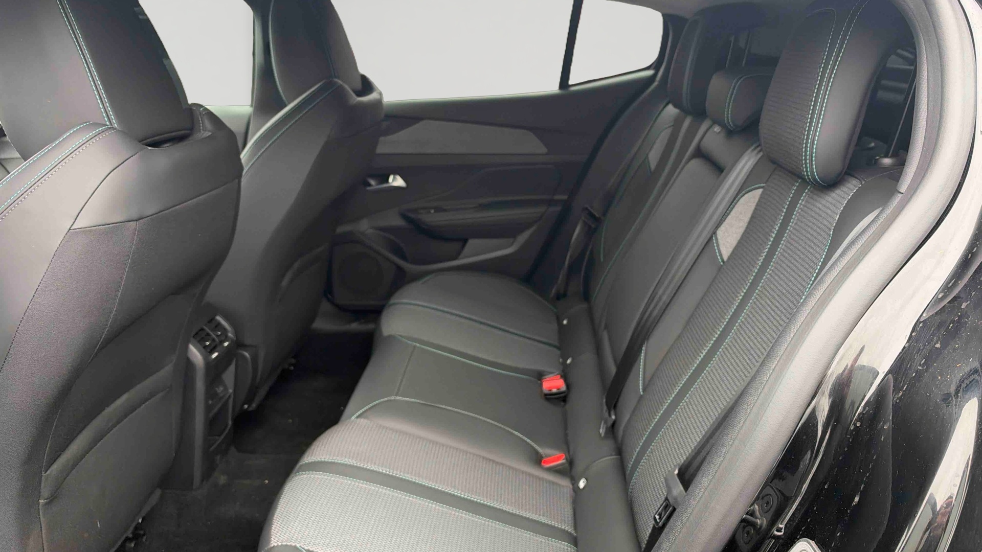 PEUGEOT 408 Allure Hybrid 145 ch e-DCS6