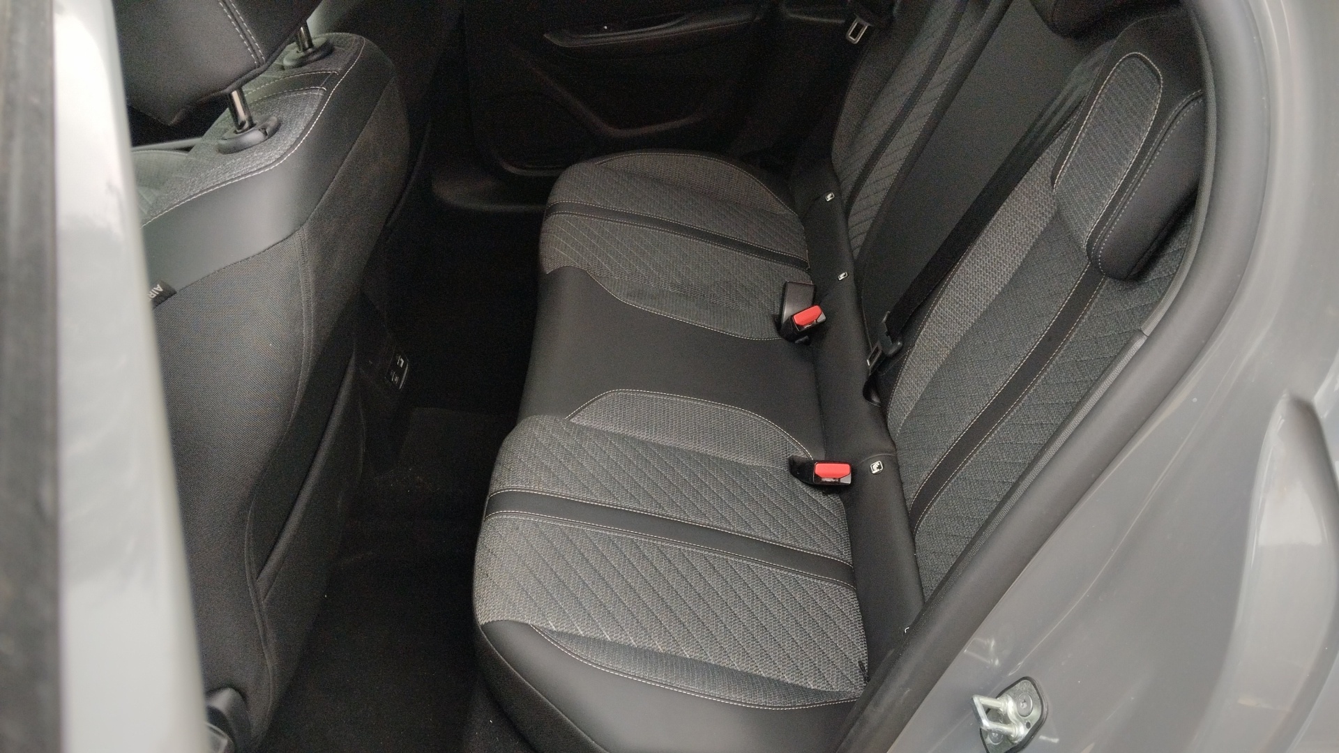 PEUGEOT 208 ALLURE PT100 BVM