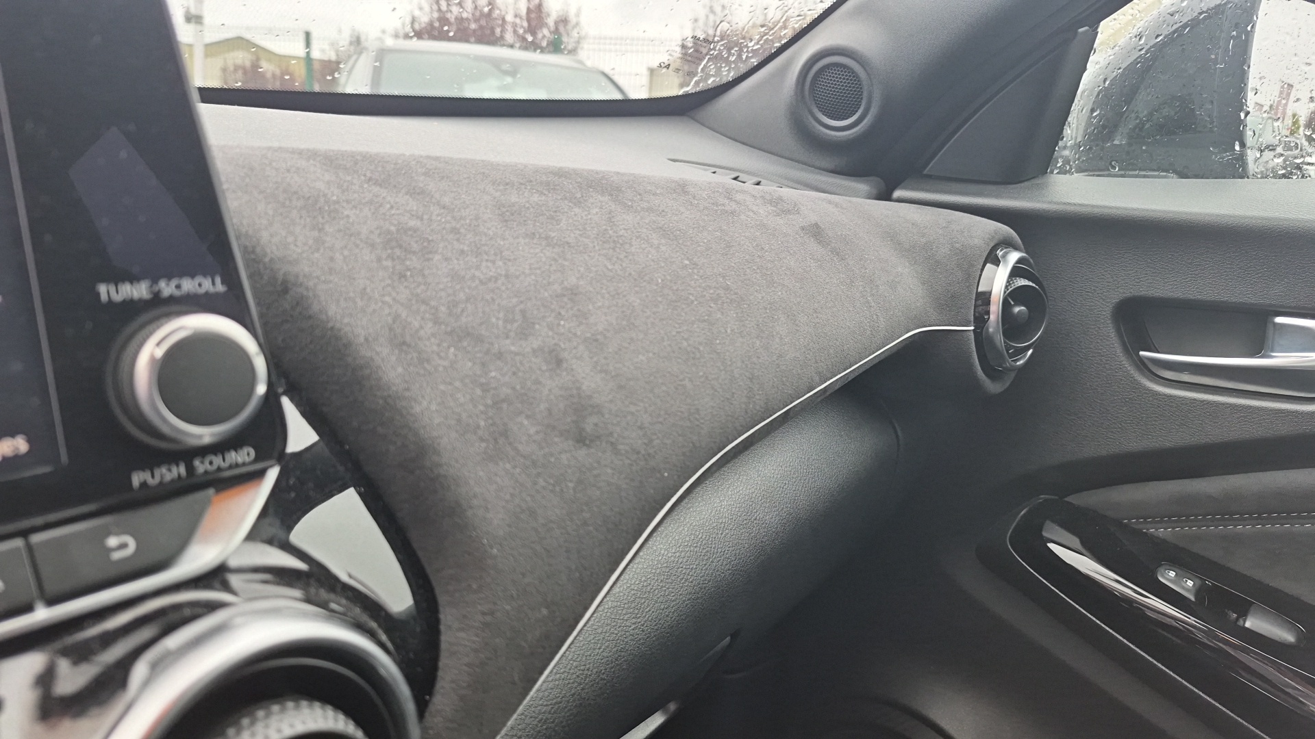 NISSAN JUKE HYBRID 143 N-Design