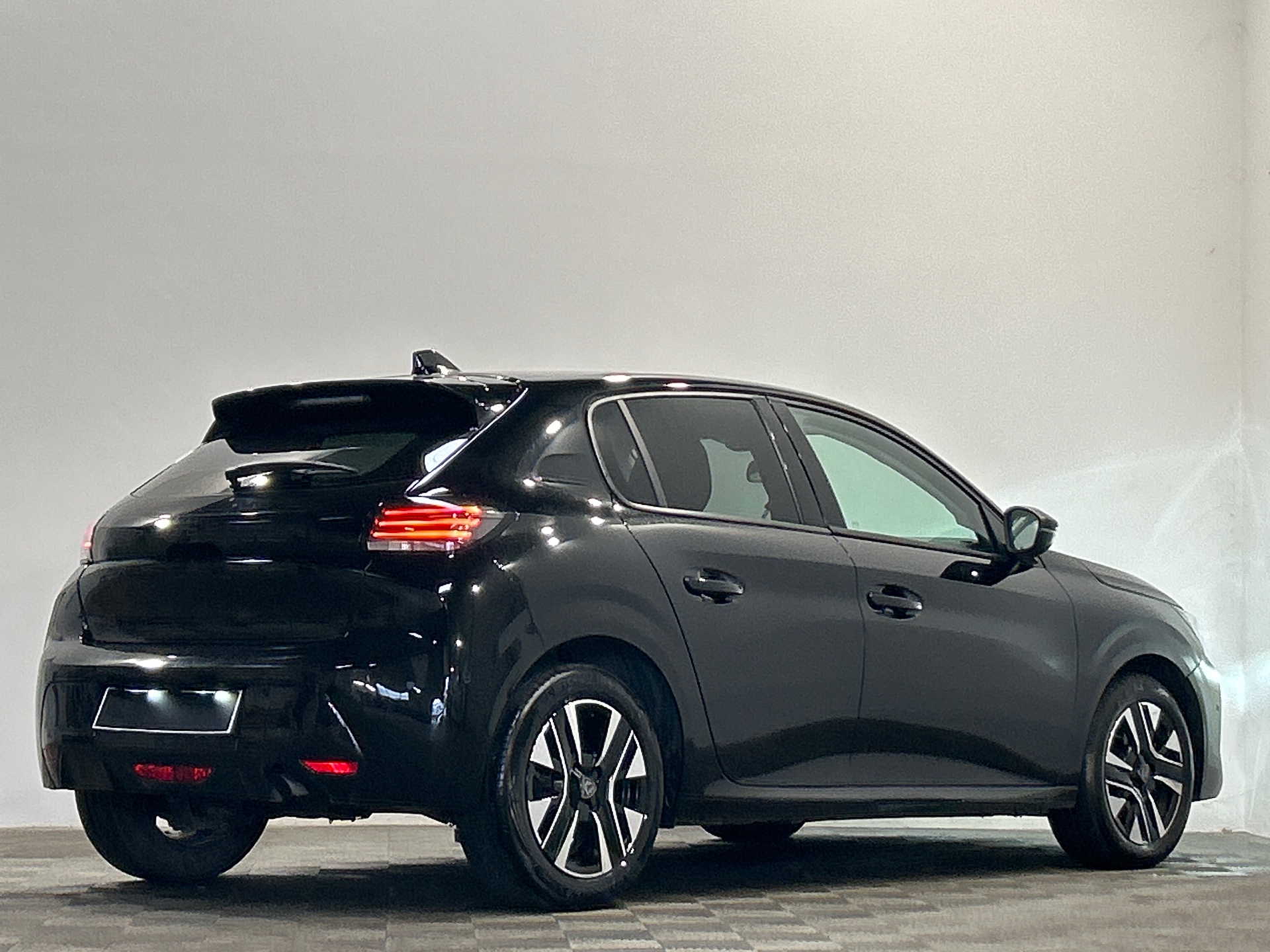 PEUGEOT 208 ALL PT100 BVM