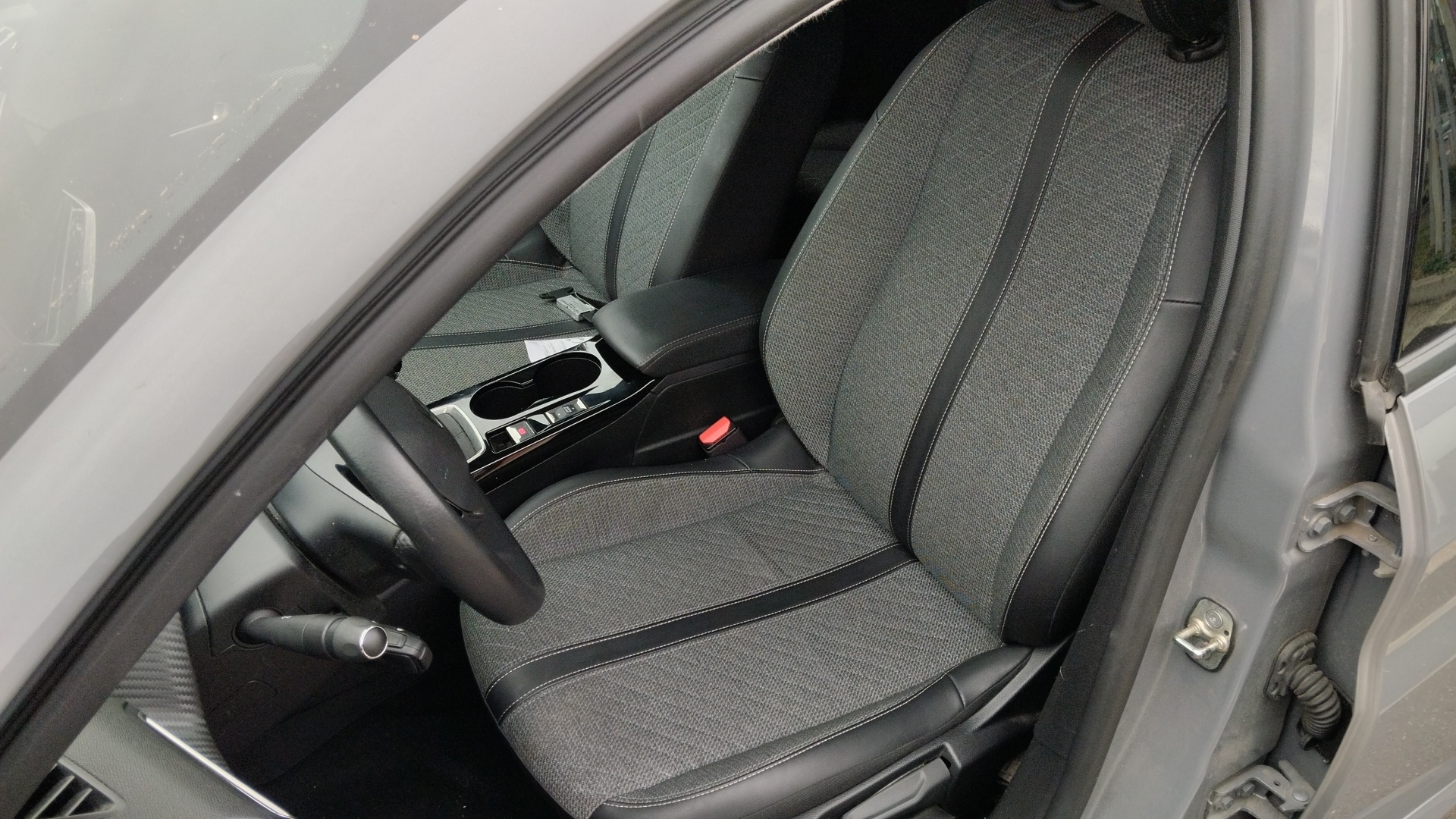 PEUGEOT 208 ALLURE PT100 BVM