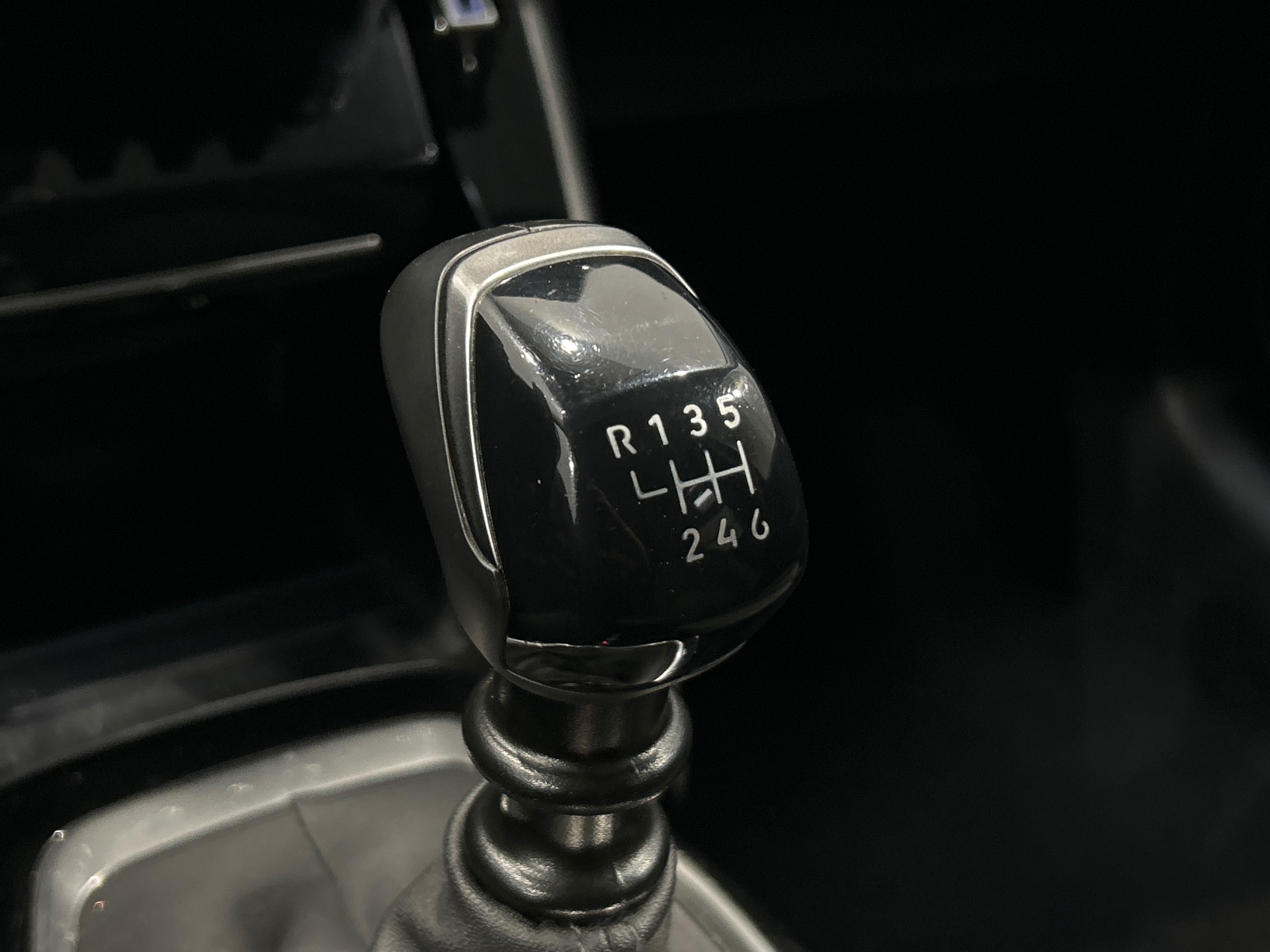 PEUGEOT 208 ALL PT100 BVM