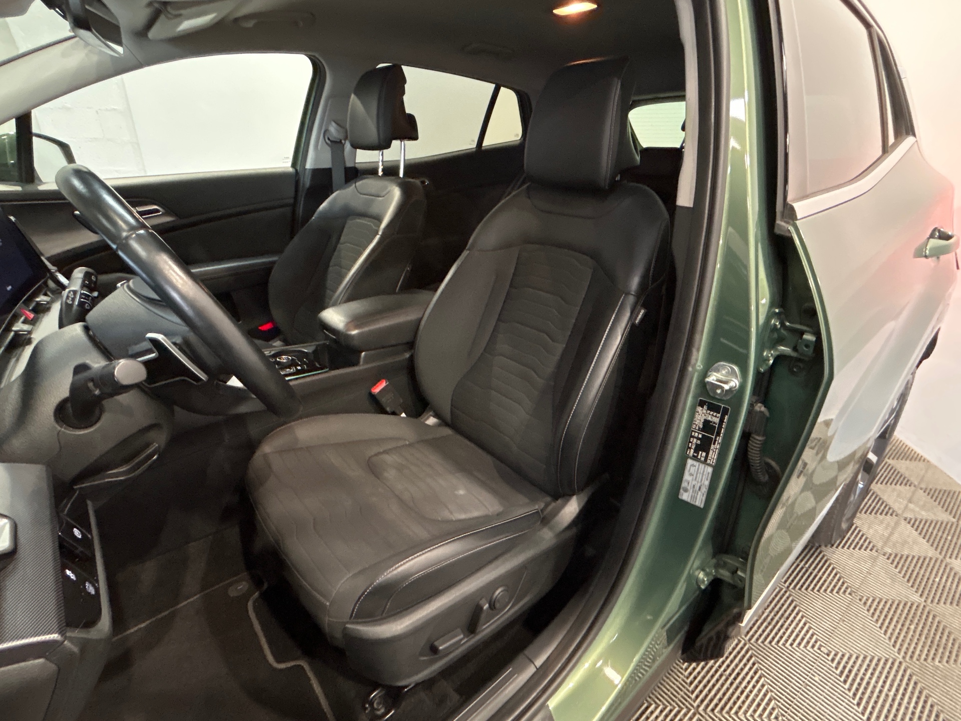KIA SPORTAGE 1.6 T-GDi 230ch ISG Hybride BVA6 4x4 Design