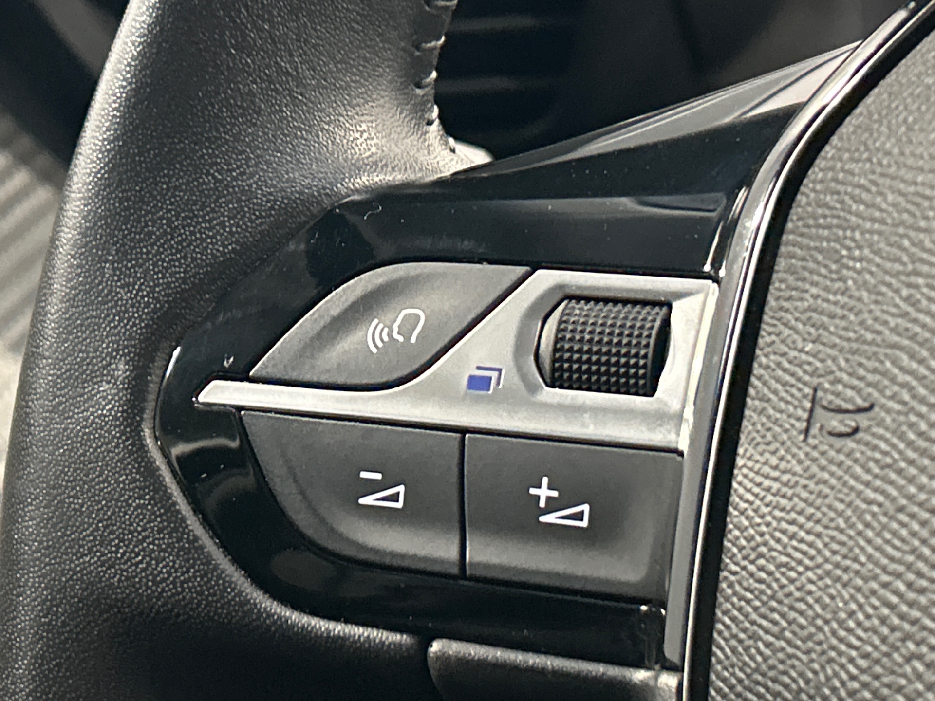 PEUGEOT 208 ALL PT100 BVM