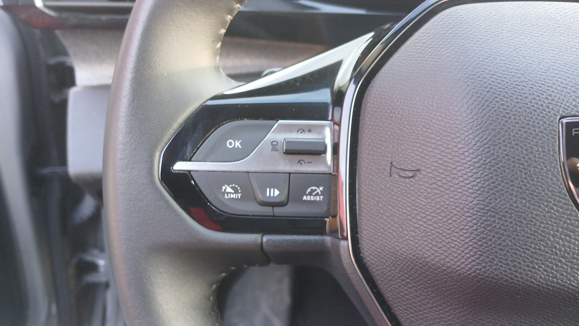 PEUGEOT 308 Allure BlueHDI 130 ch S&S EAT8