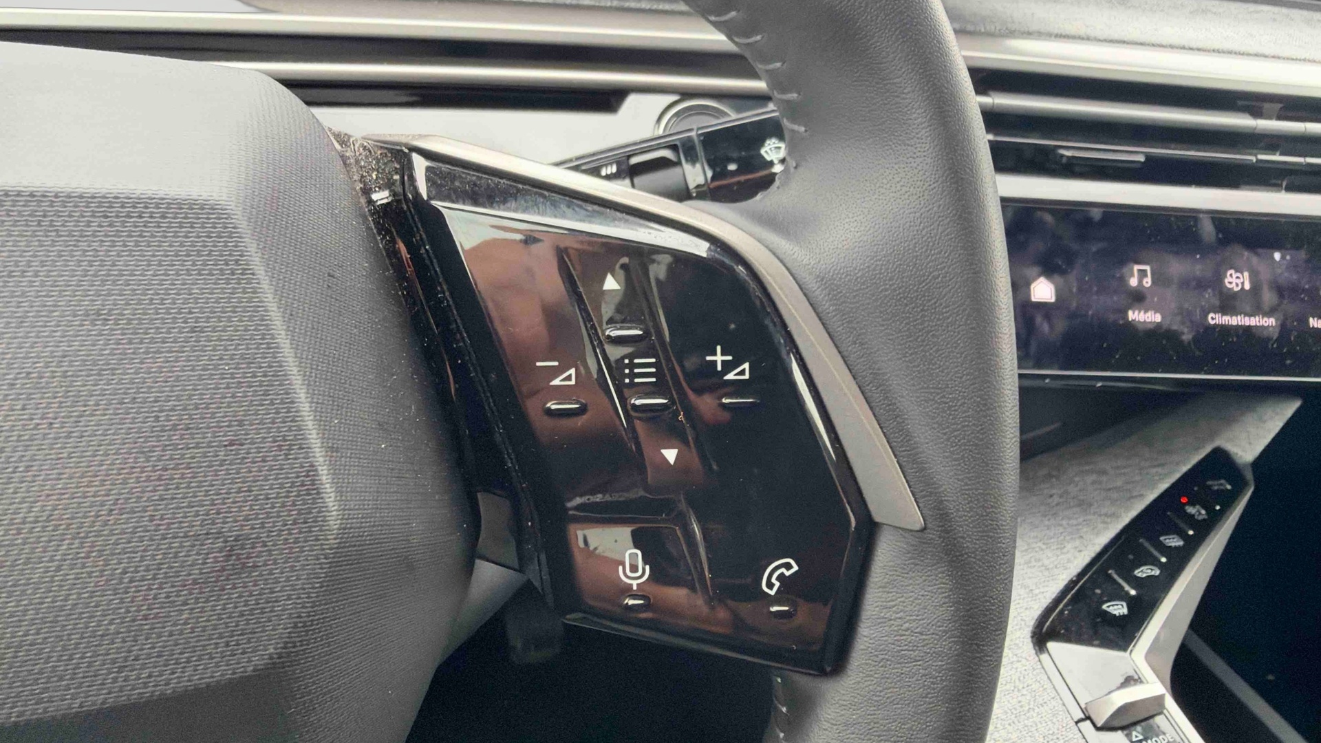 PEUGEOT 3008 Allure Hybrid 145 ch e-DCS6