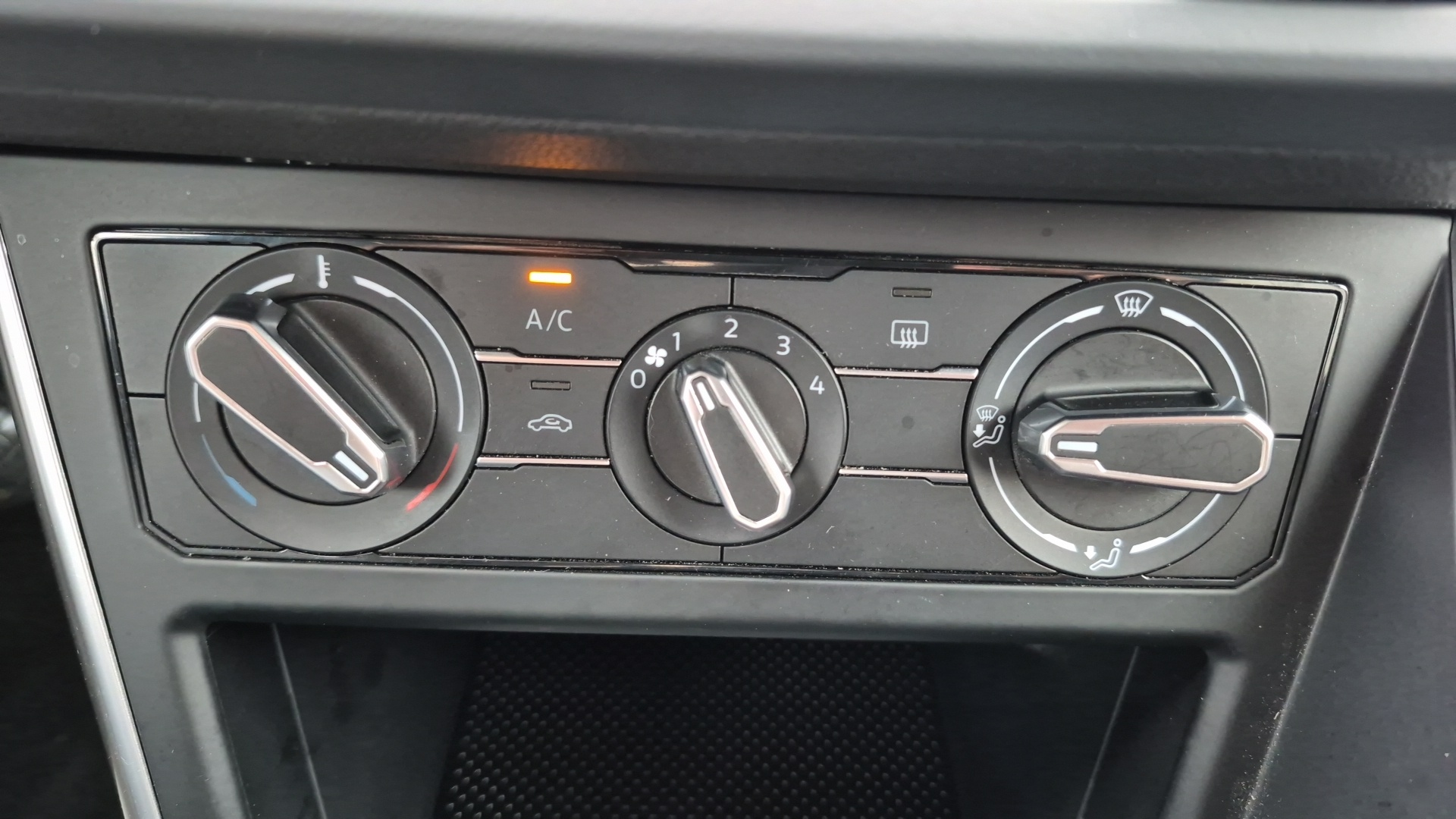 VOLKSWAGEN POLO Edition 1.0 TSI 95 DSG