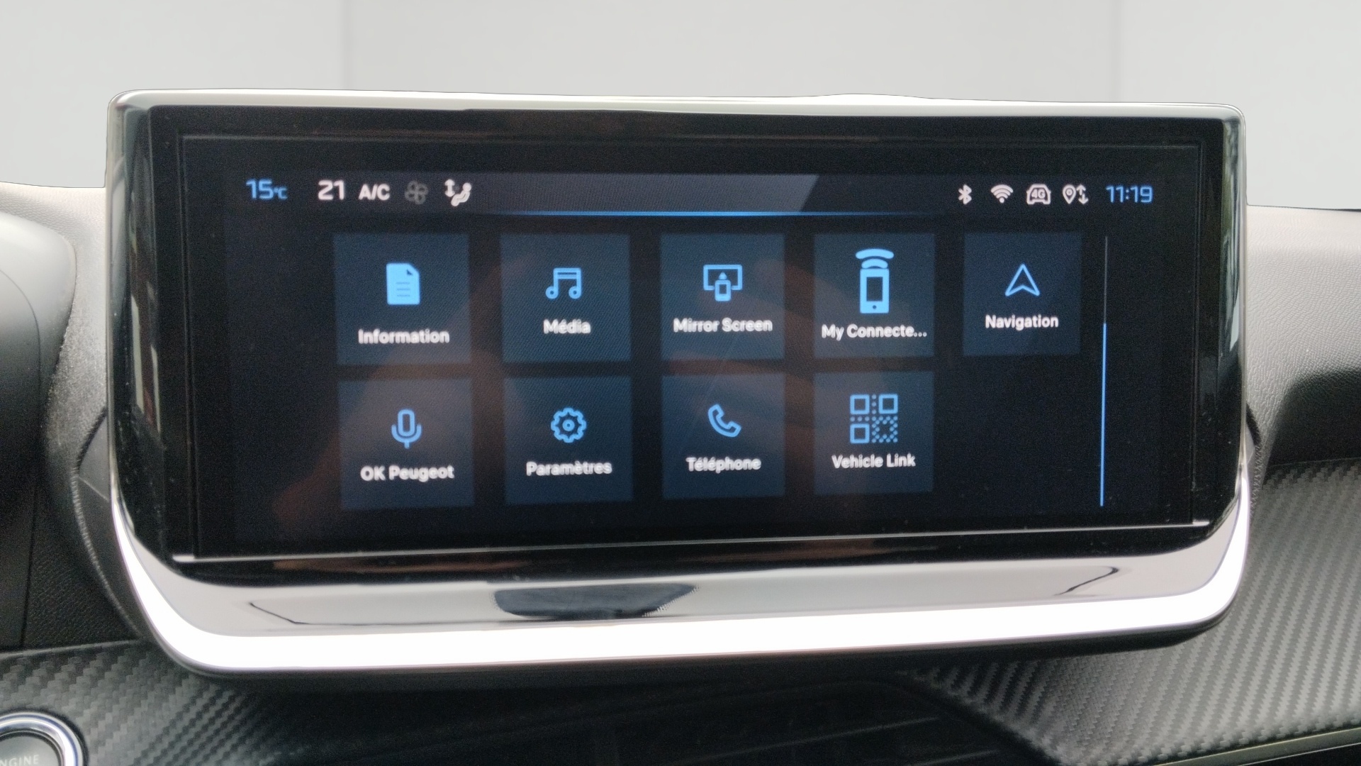PEUGEOT 208 ALLURE PT100 BVM