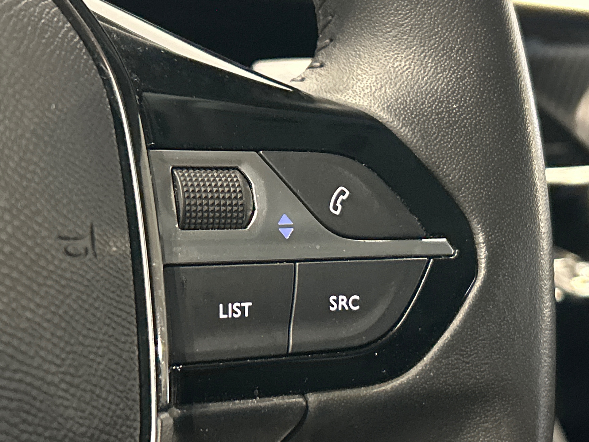 PEUGEOT 208 ALL PT100 BVM