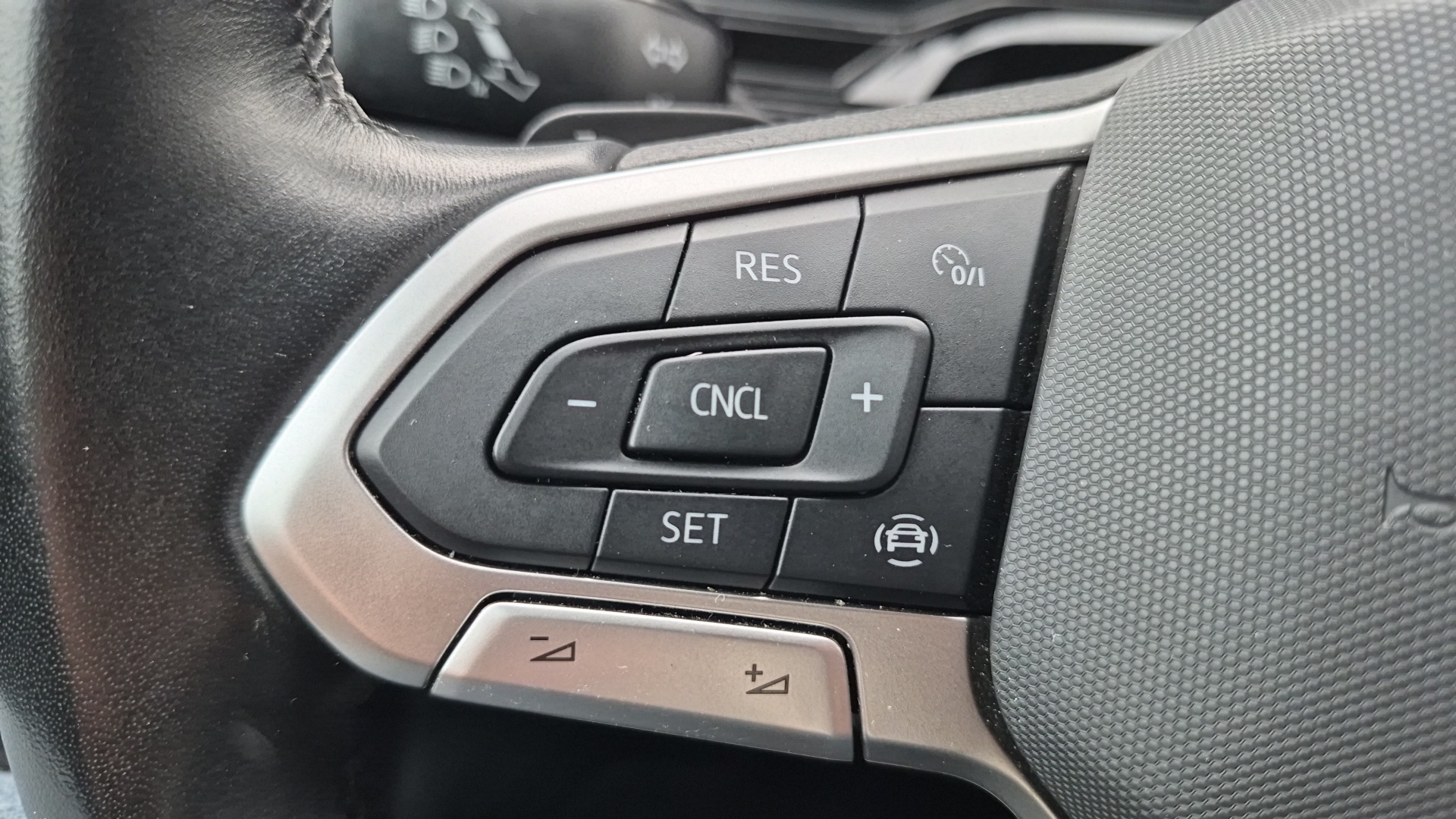 VOLKSWAGEN POLO Edition 1.0 TSI 95 DSG