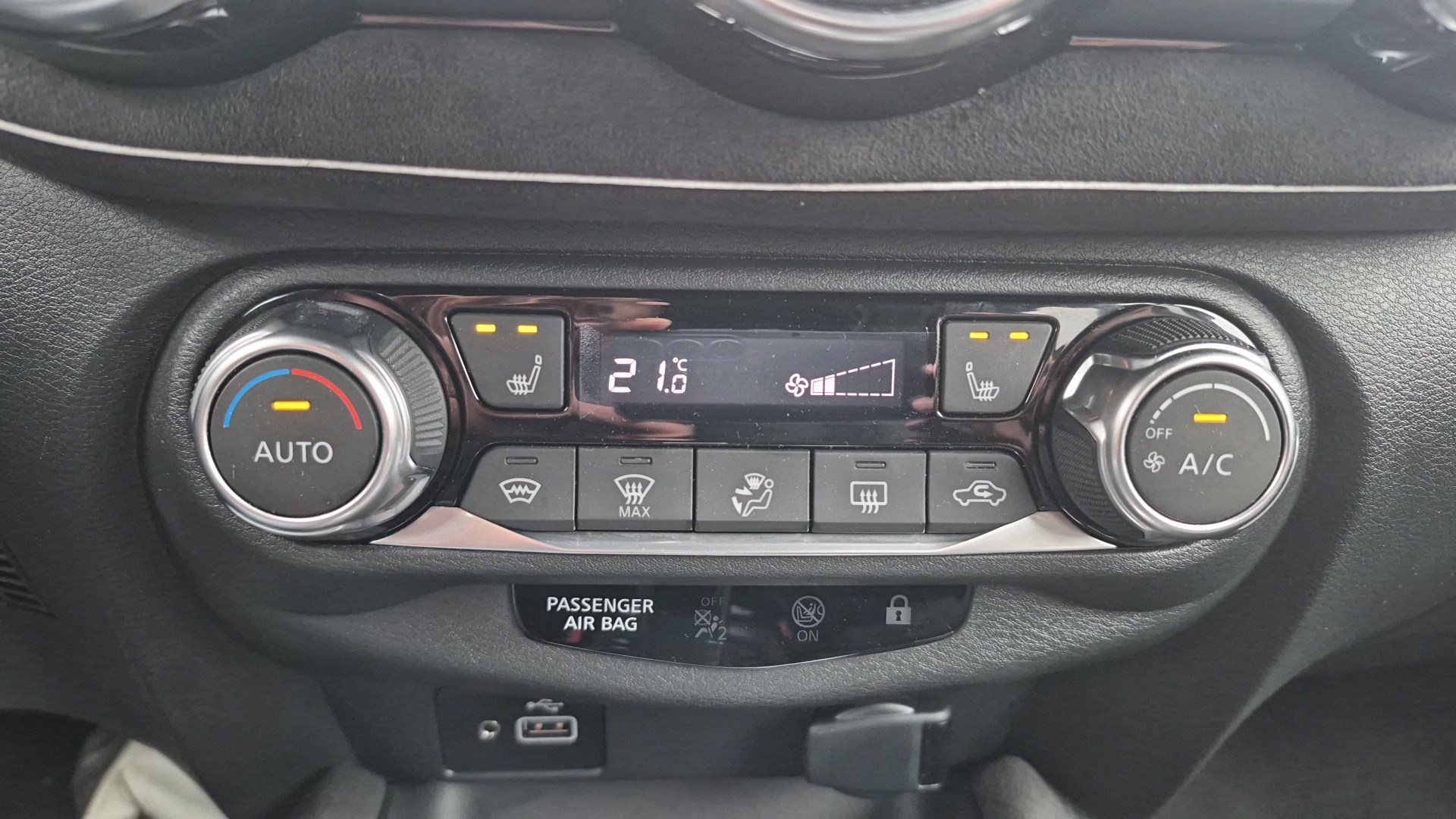 NISSAN JUKE HYBRID 143 N-Design
