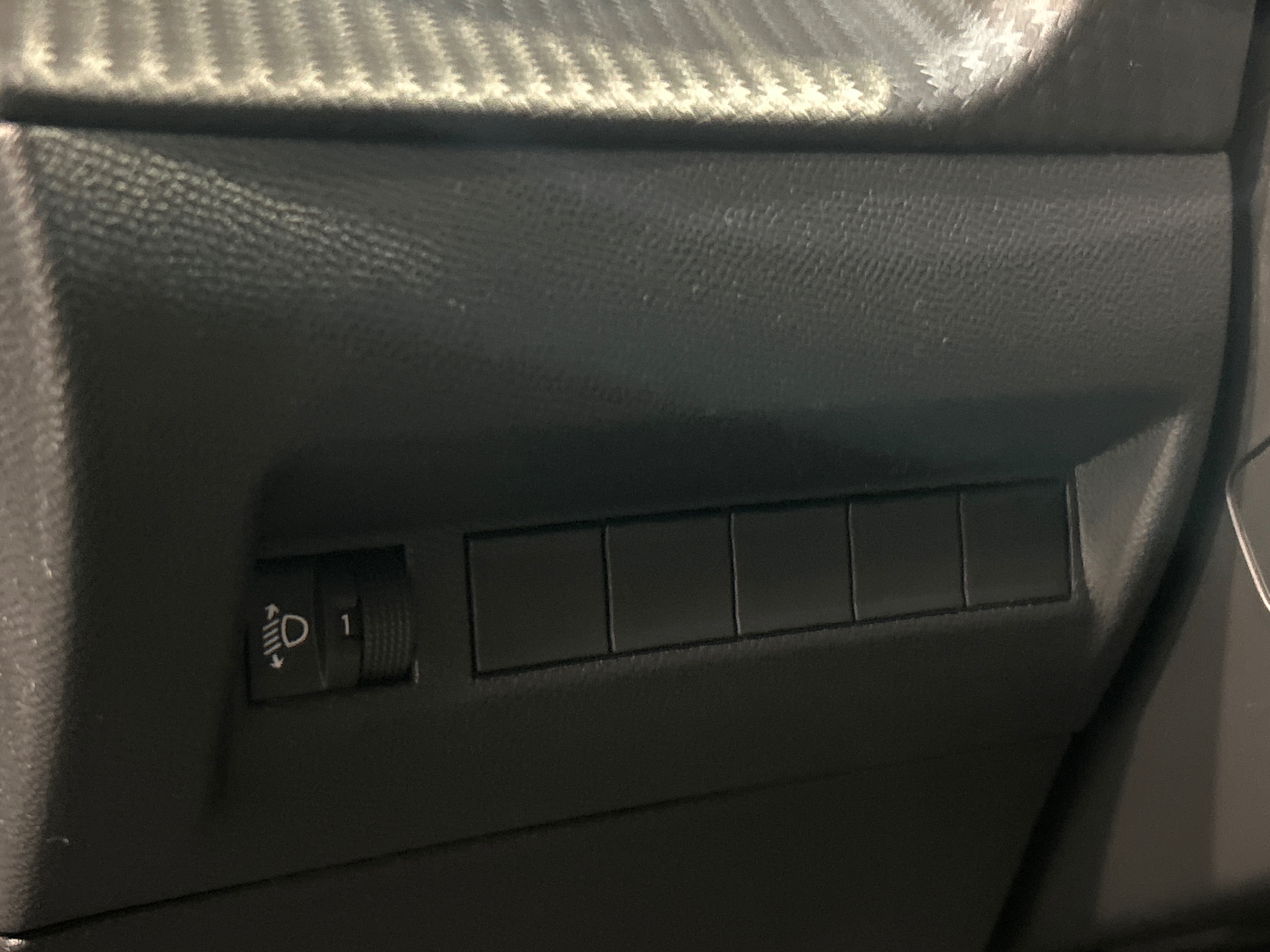 PEUGEOT 2008 ALLURE 100 CH BVM6