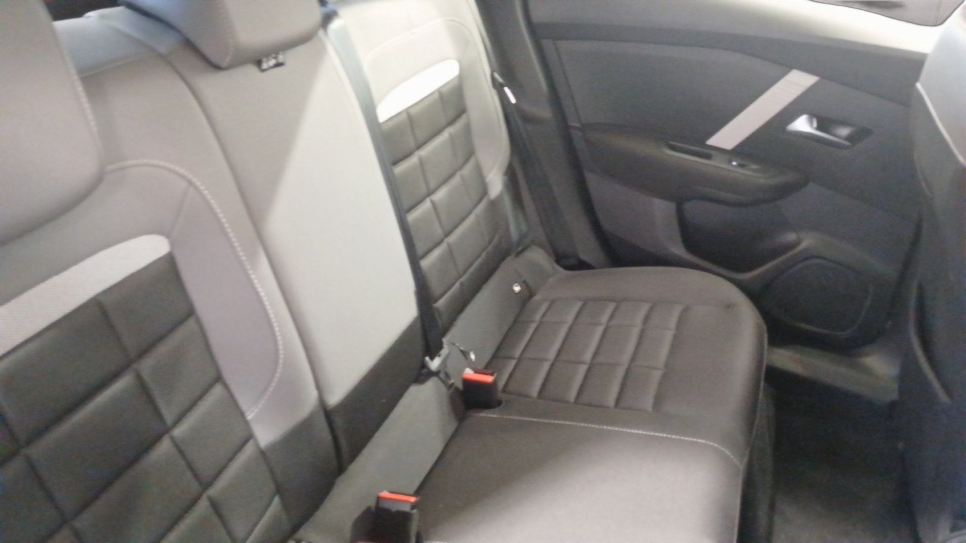 CITROEN C4 Hybride 136 e-DCS6 Plus