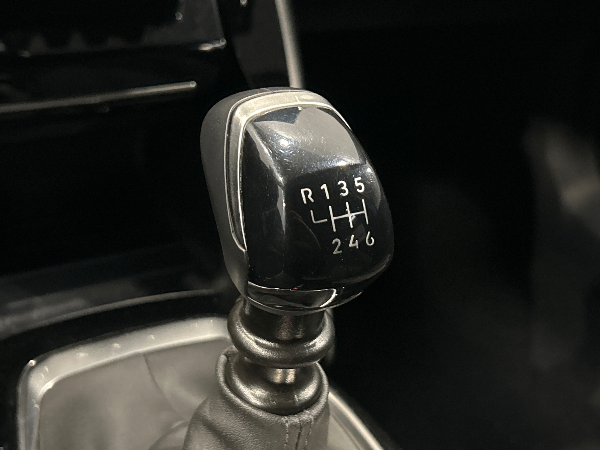 PEUGEOT 2008 ALLURE 100 CH BVM6