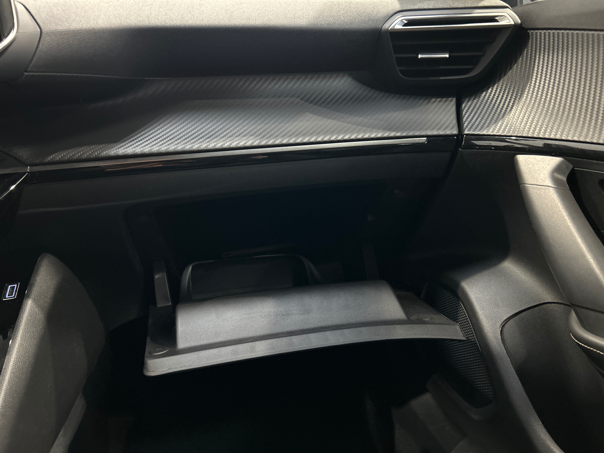 PEUGEOT 2008 ALLURE 100 CH BVM6
