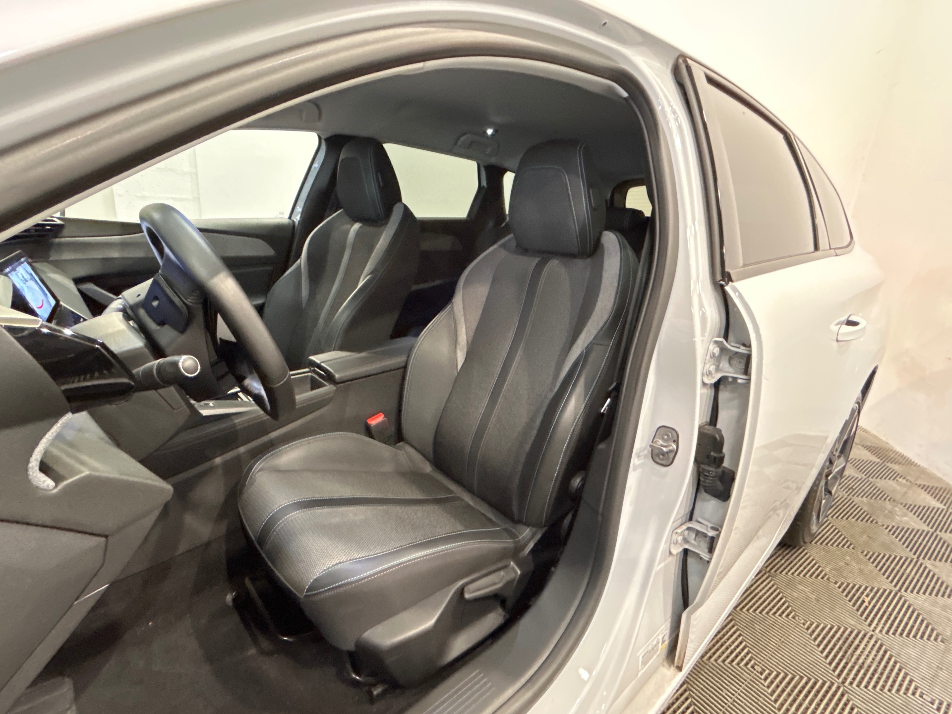 PEUGEOT 308 SW ALLURE BLUEHDI 130 S&S EAT8