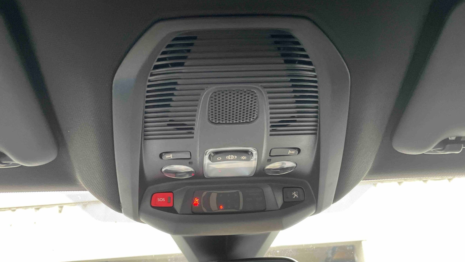 PEUGEOT 5008 Hybrid 136 e-DCS6 Allure Pack