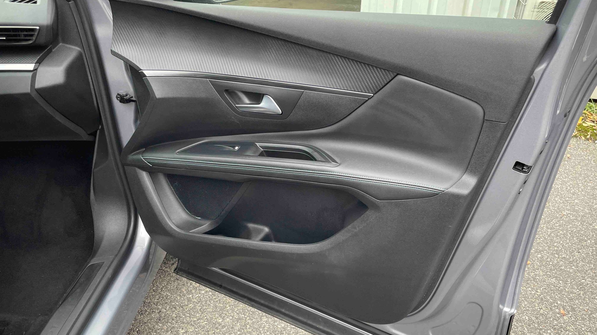 PEUGEOT 5008 Hybrid 136 e-DCS6 Allure Pack