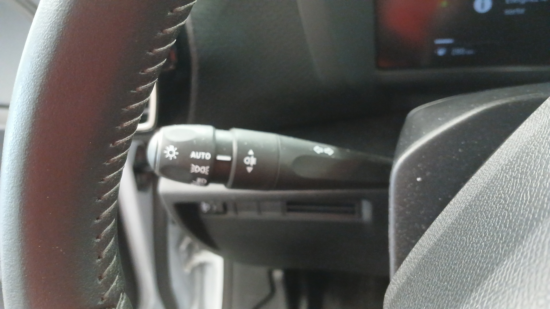 CITROEN C4 Hybride 136 e-DCS6 Plus