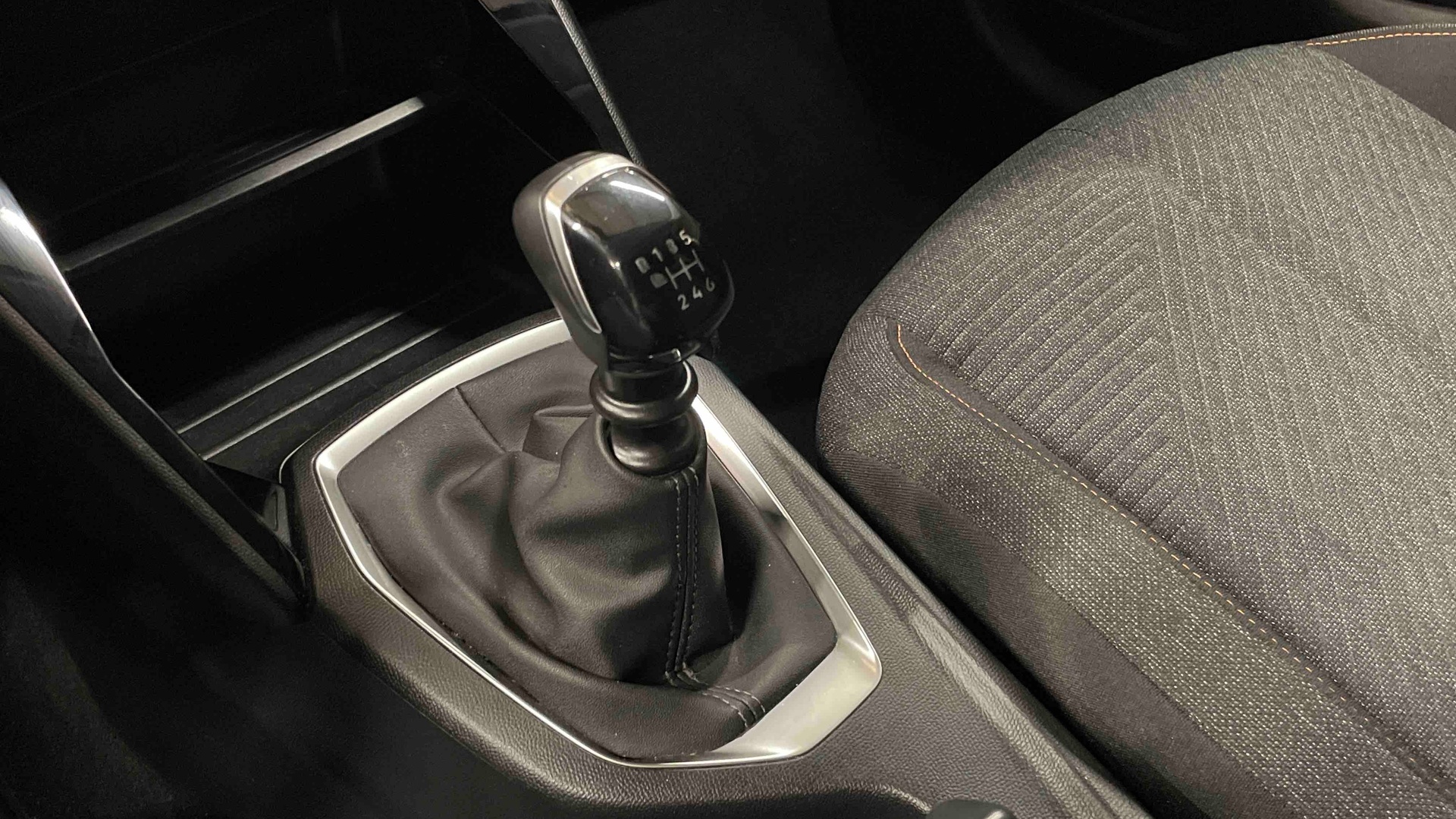 PEUGEOT 208 100 S&S BVM6 Style