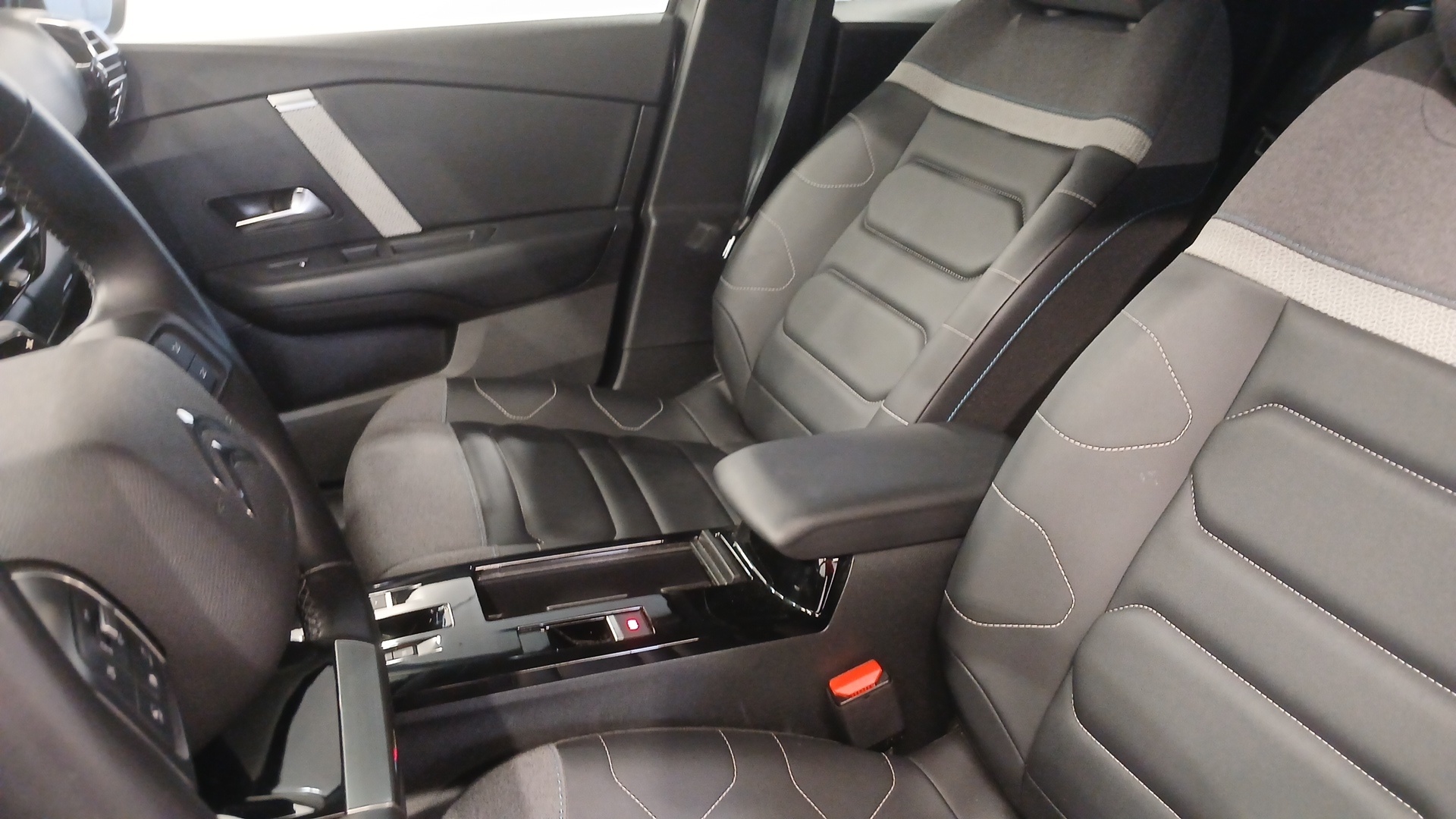 CITROEN C4 PureTech 130 EAT8 Max