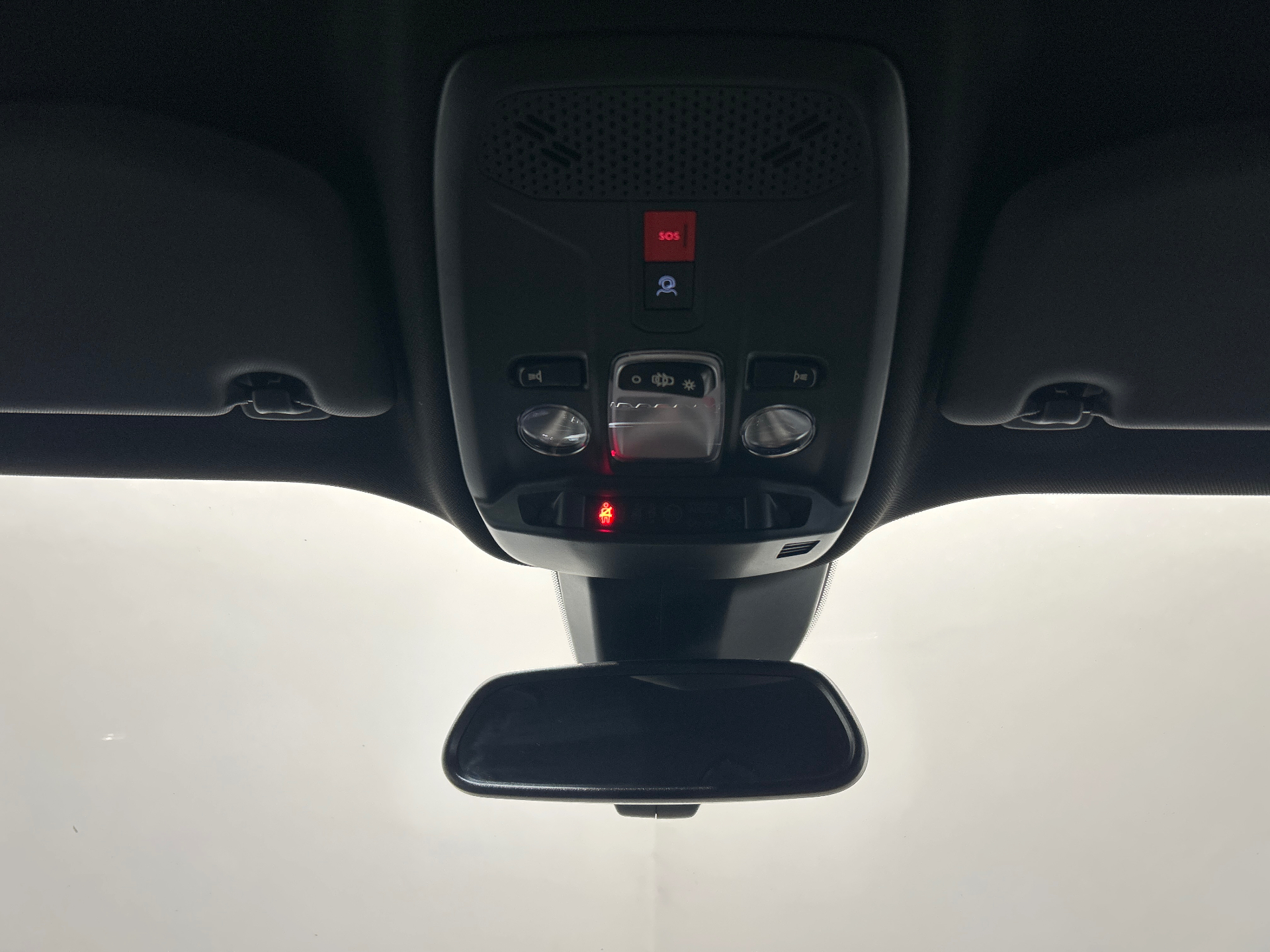 PEUGEOT 2008 ALLURE 100 CH BVM6