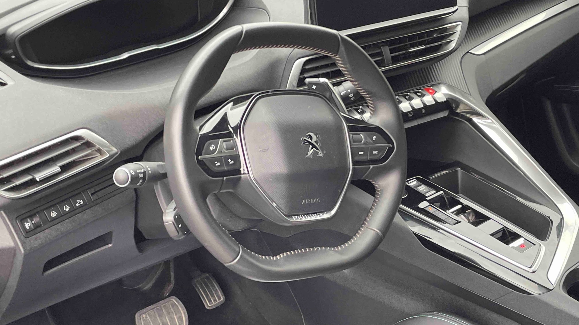 PEUGEOT 5008 Hybrid 136 e-DCS6 Allure Pack