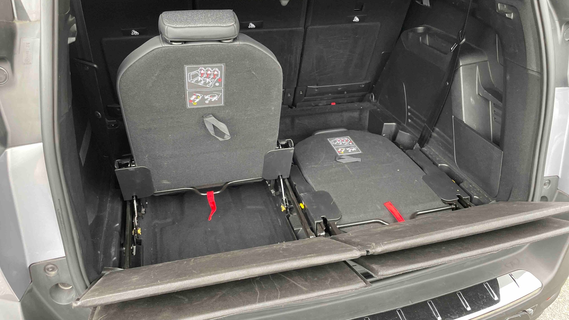 PEUGEOT 5008 Hybrid 136 e-DCS6 Allure Pack