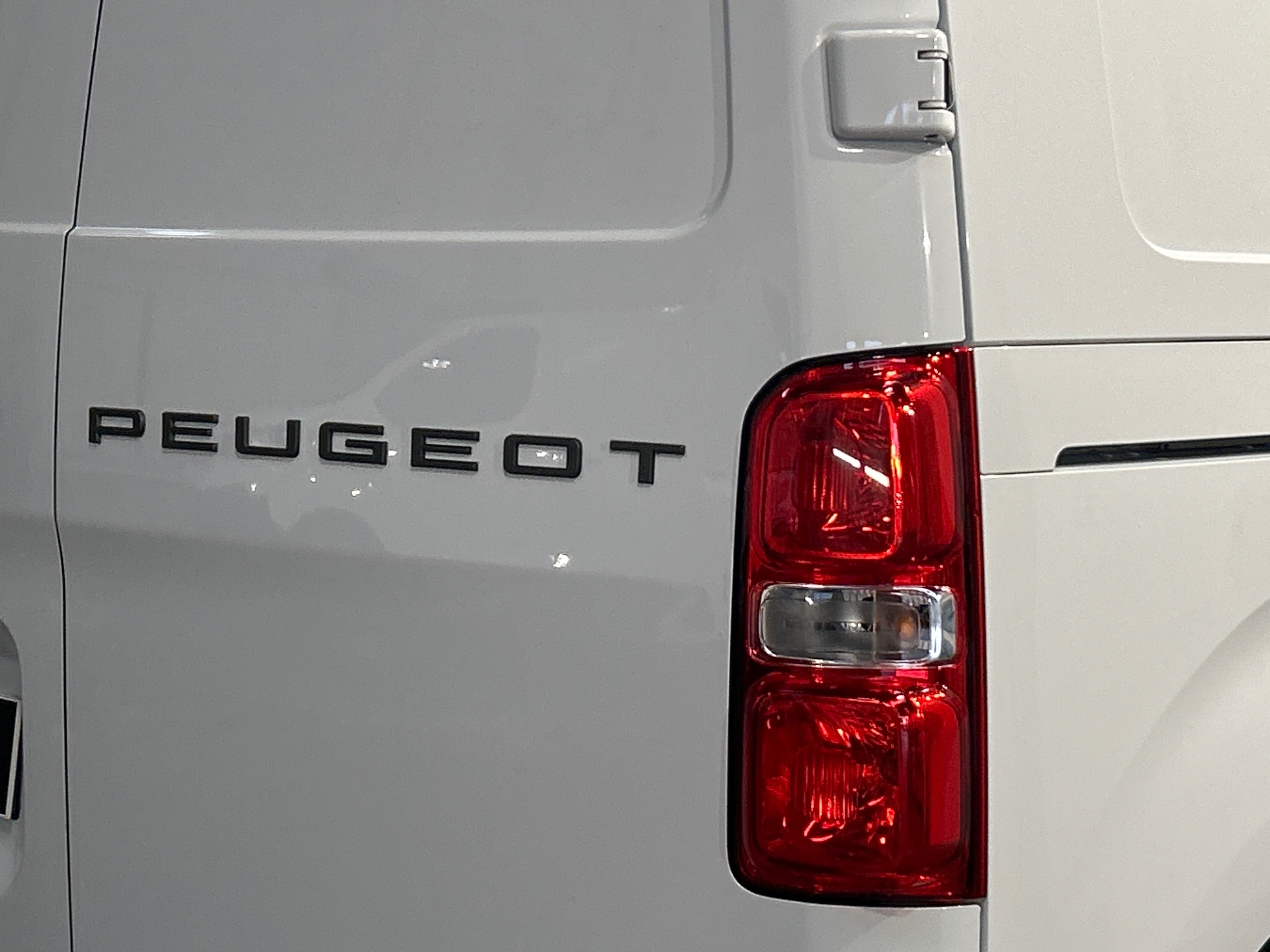 PEUGEOT EXPERT FOURGON Fourgon Taille M BlueHDi 120 S&S BVM6