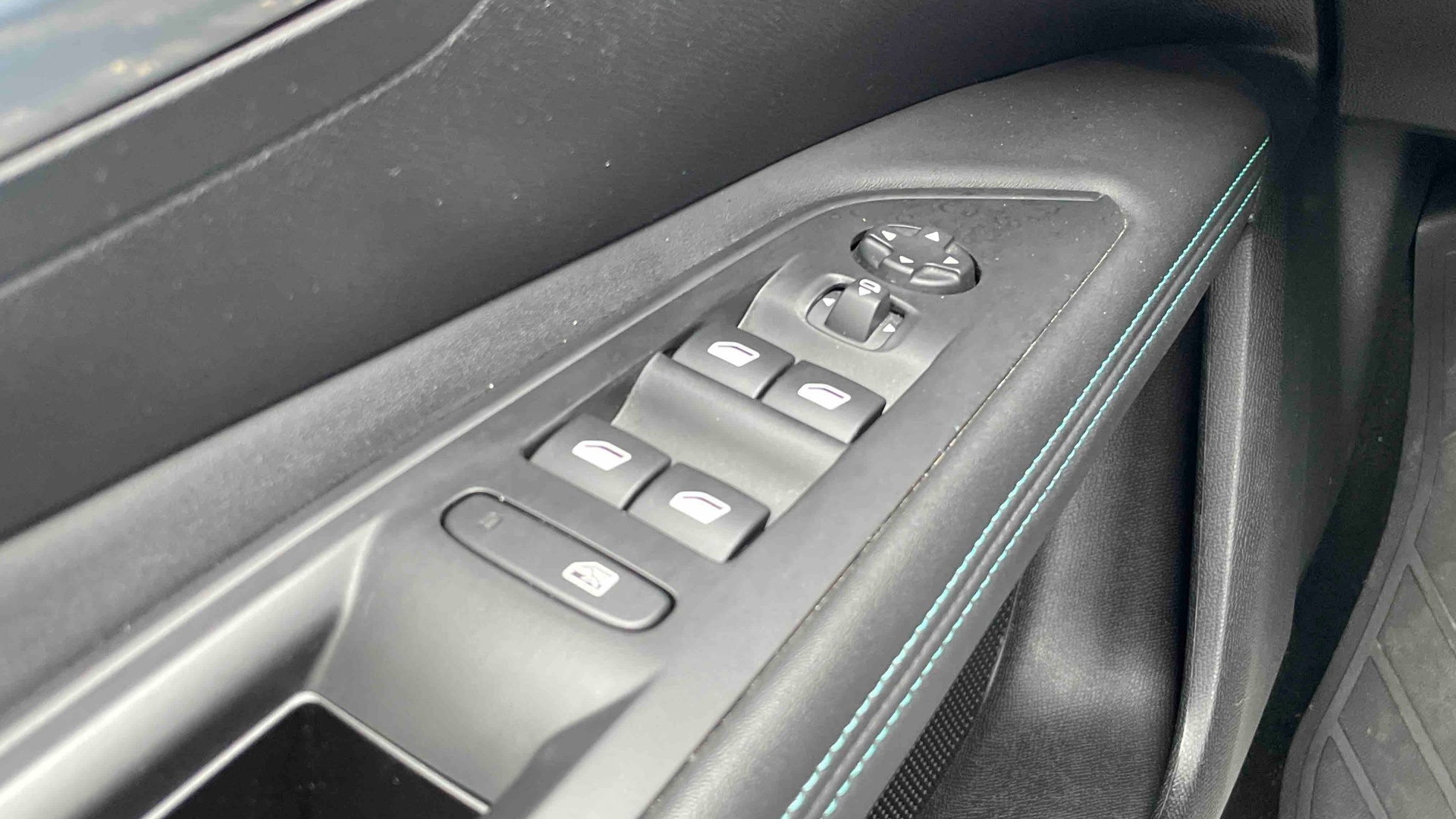 PEUGEOT 3008 ALLURE PACK HYBRID 136 E-DCS6