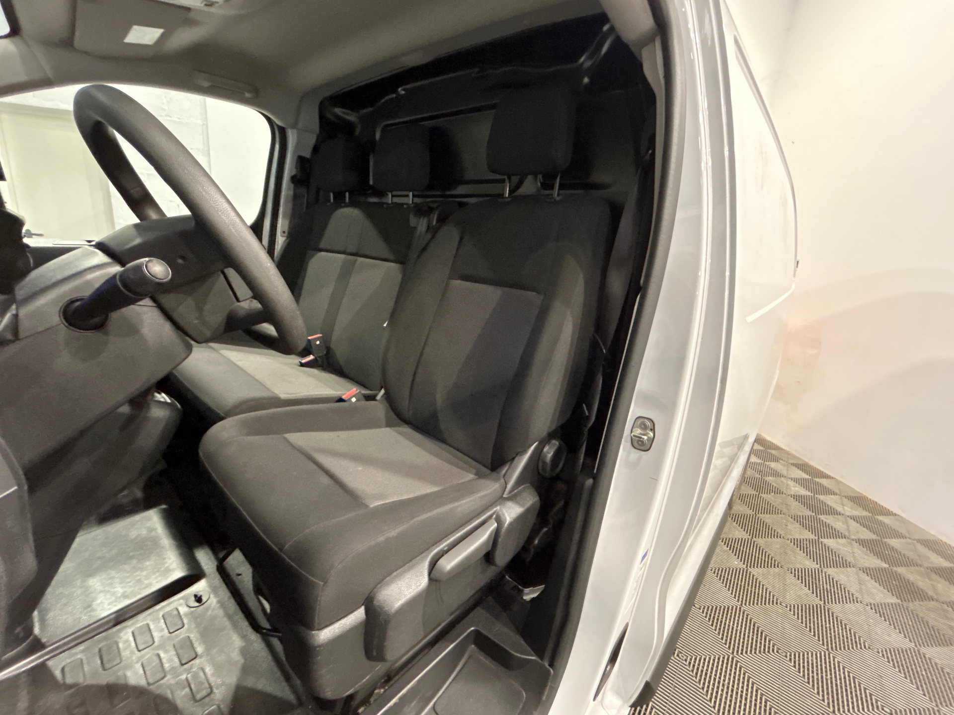 PEUGEOT EXPERT FOURGON Fourgon Taille M BlueHDi 120 S&S BVM6