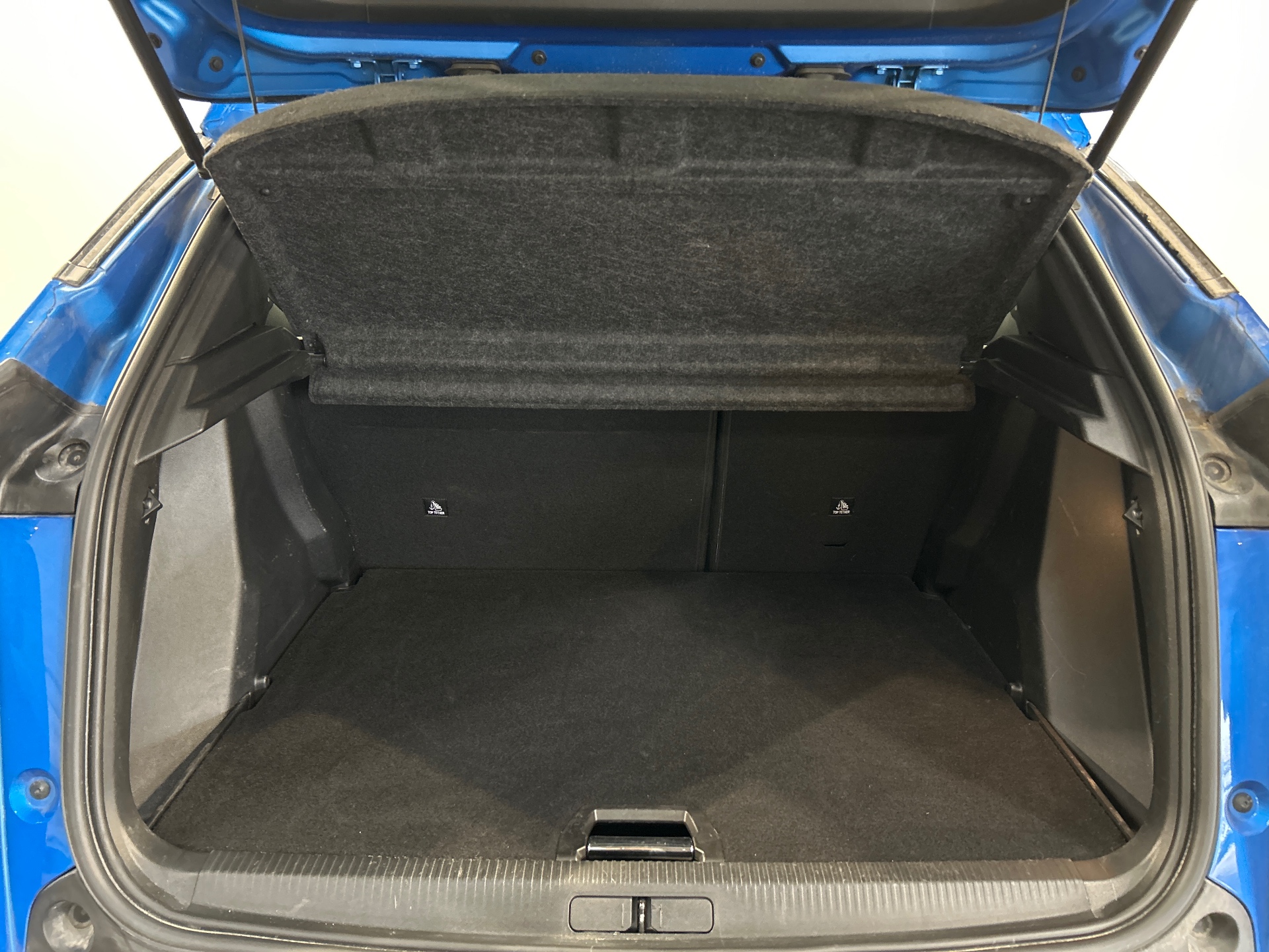 PEUGEOT 2008 ALLURE 100 CH BVM6