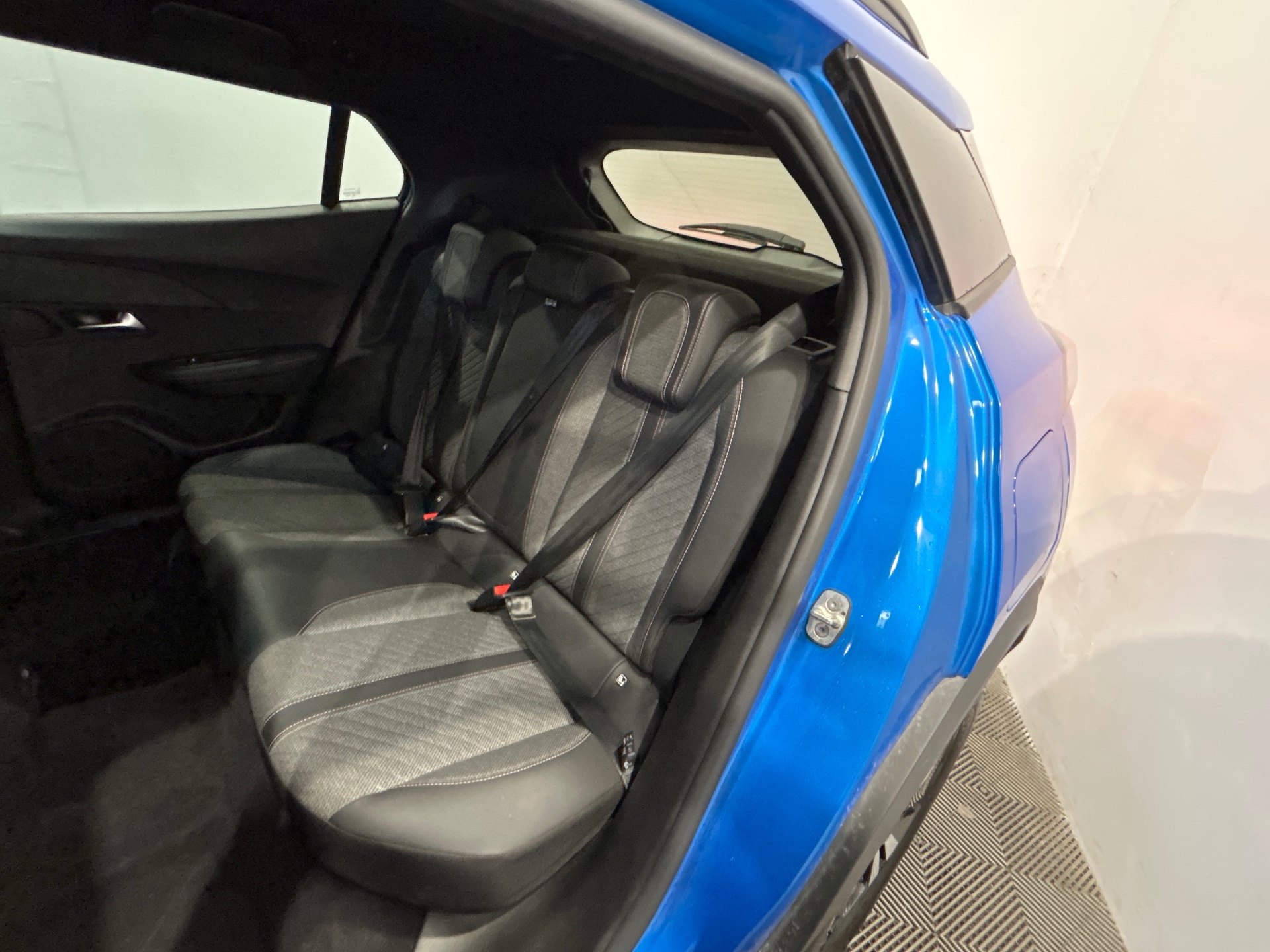 PEUGEOT 2008 ALLURE 100 CH BVM6