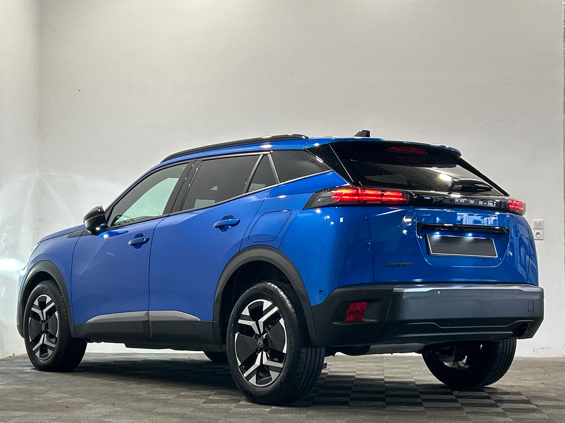 PEUGEOT 2008 ALLURE 100 CH BVM6