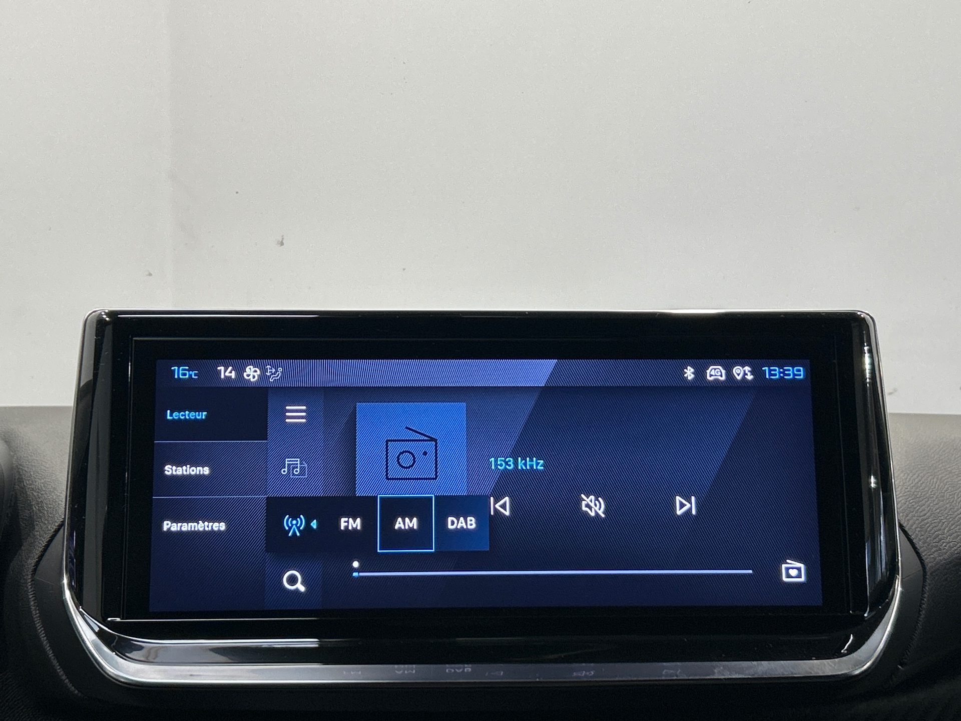 PEUGEOT 2008 ALLURE 100 CH BVM6