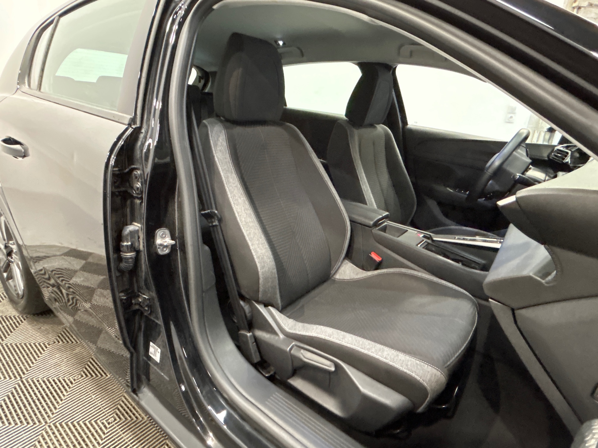 PEUGEOT 308 ACTIVE PACK PTECH130 S&S EAT8