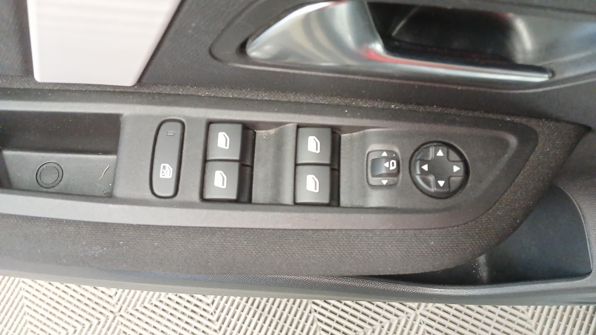 CITROEN C4 Hybride 136 e-DCS6 Plus
