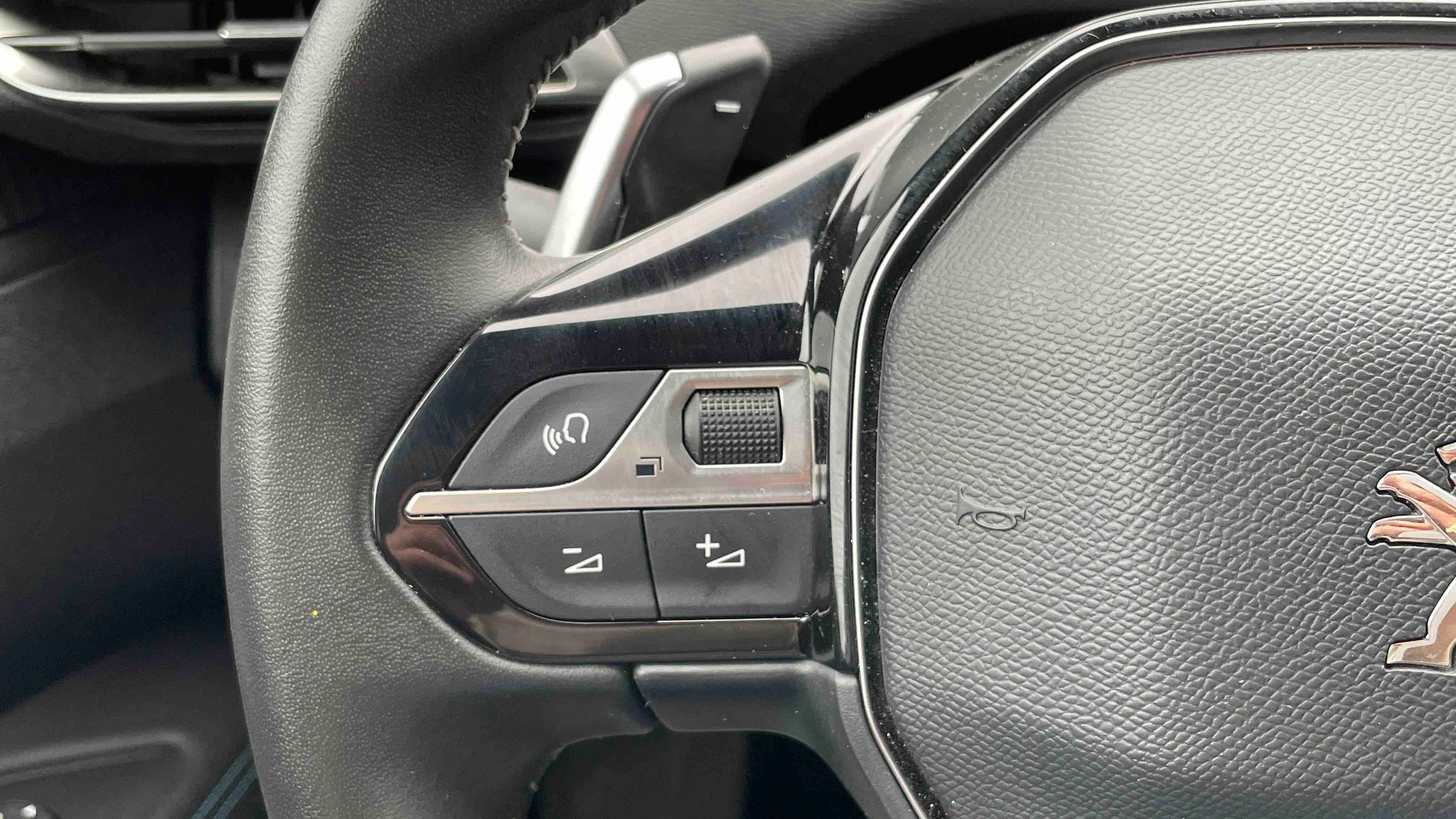 PEUGEOT 3008 ALLURE PACK HYBRID 136 E-DCS6