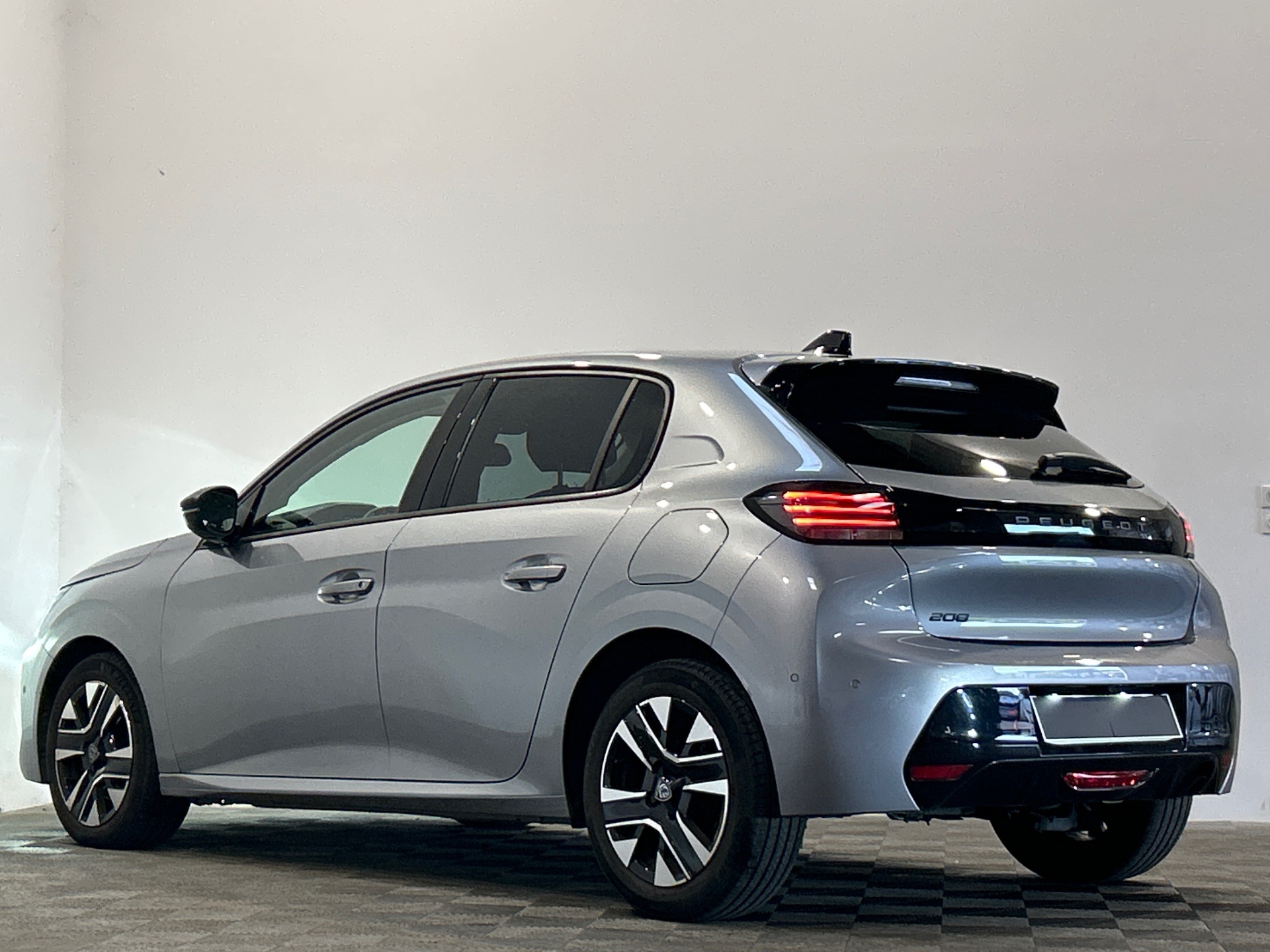 PEUGEOT 208 ALL PT100 BVM