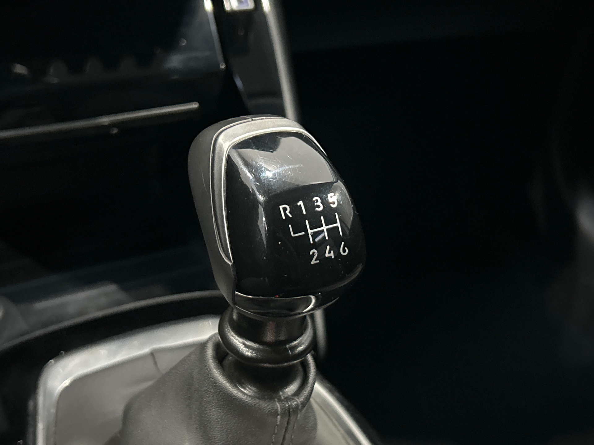 PEUGEOT 208 ALL PT100 BVM