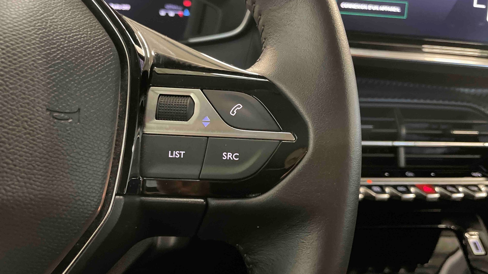 PEUGEOT 208 PureTech 100 S&S BVM6 Allure