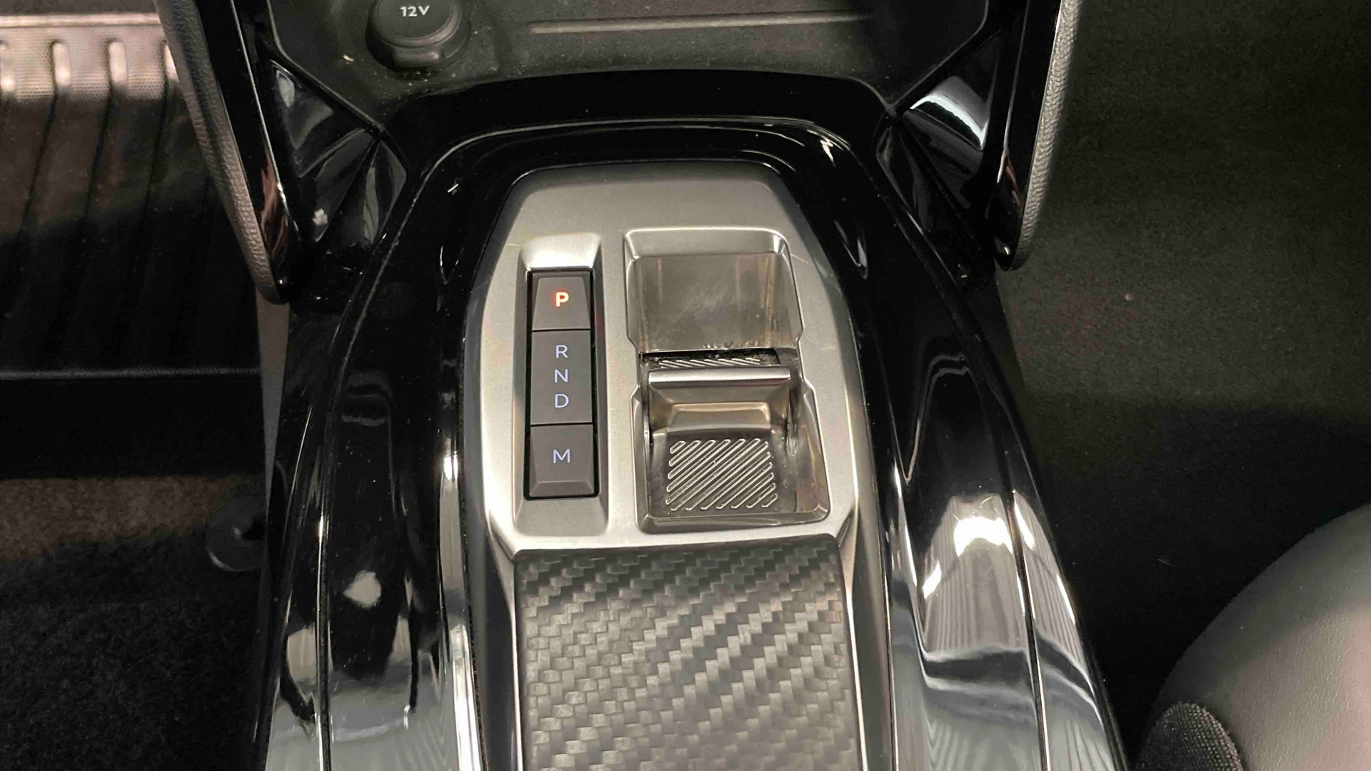 PEUGEOT 2008 Hybrid 136 e-DCS6 Allure