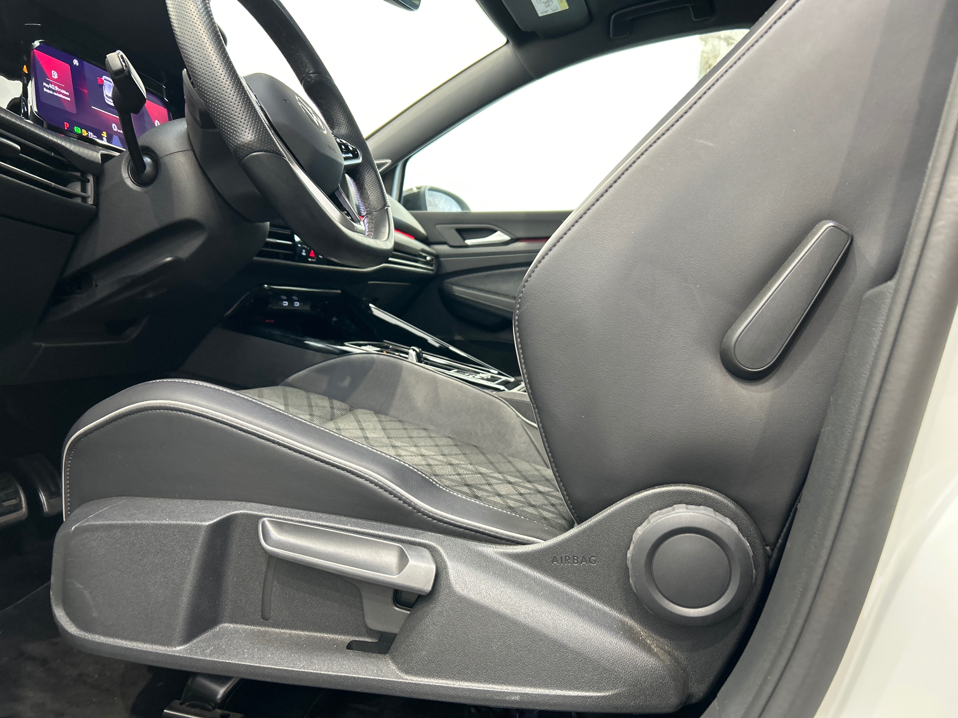 VOLKSWAGEN GOLF 1.5 eTSI OPF 150 DSG7 R-Line