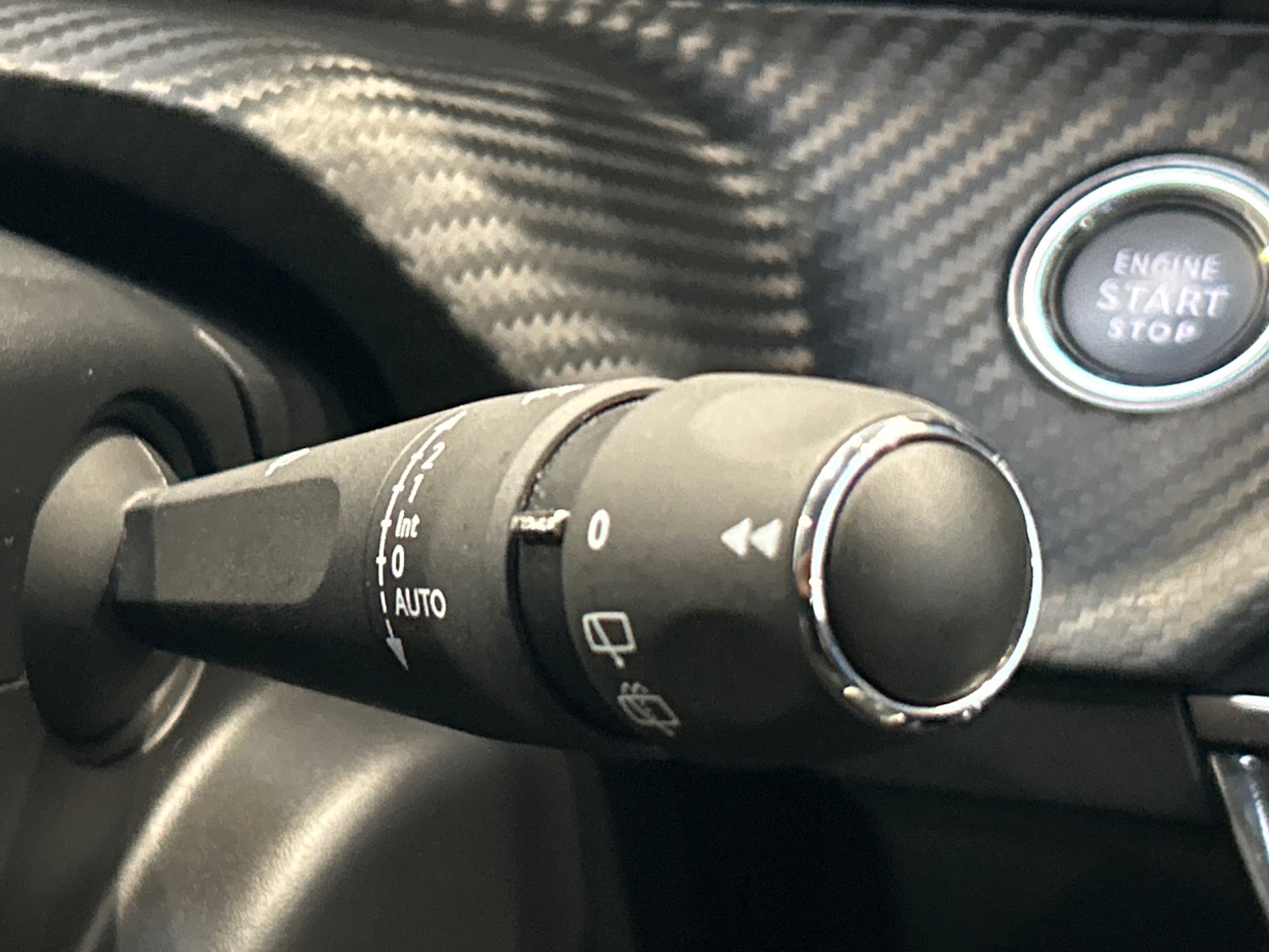 PEUGEOT 208 ALL PT100 BVM