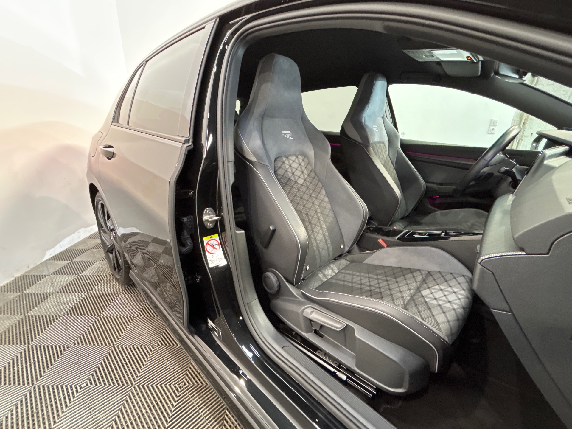 VOLKSWAGEN GOLF 1.5 eTSI OPF 150 DSG7 R-Line