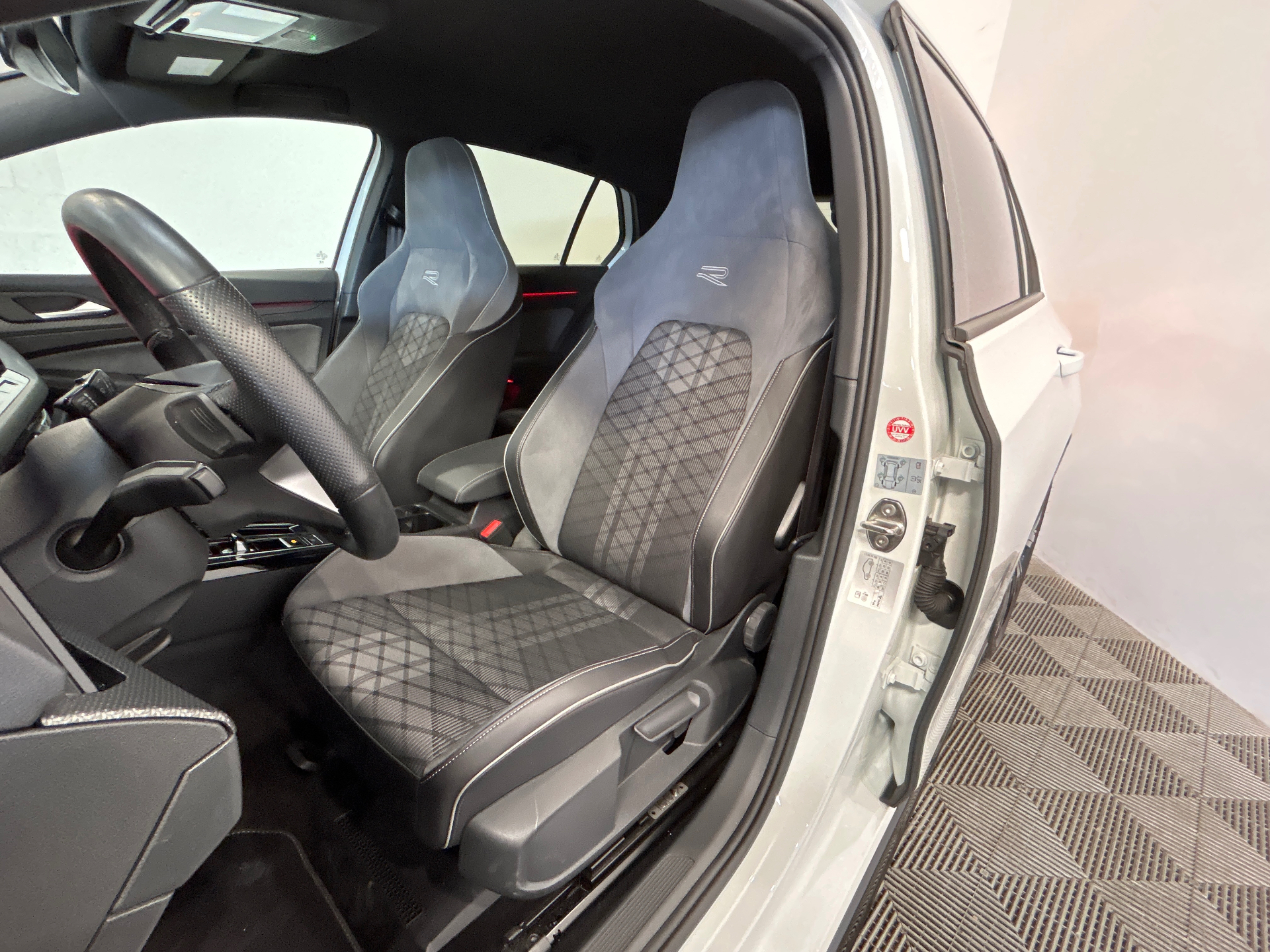 VOLKSWAGEN GOLF 1.5 eTSI OPF 150 DSG7 R-Line