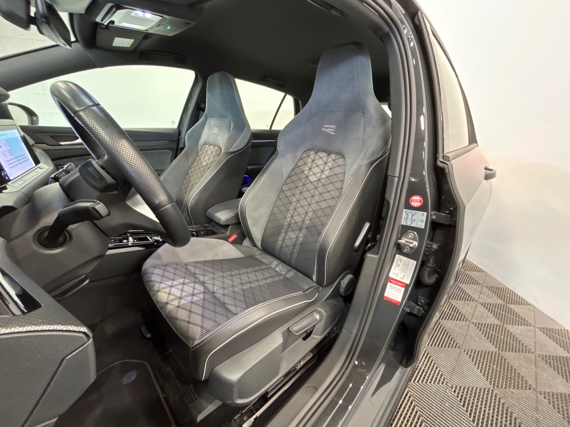 VOLKSWAGEN GOLF 1.5 eTSI OPF 150 DSG7 R-Line