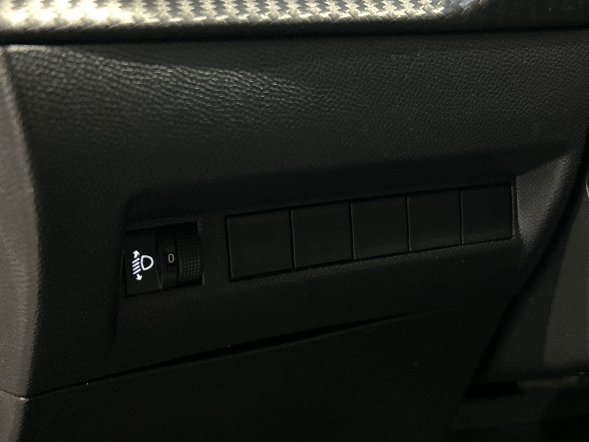 PEUGEOT 208 ALL PT100 BVM